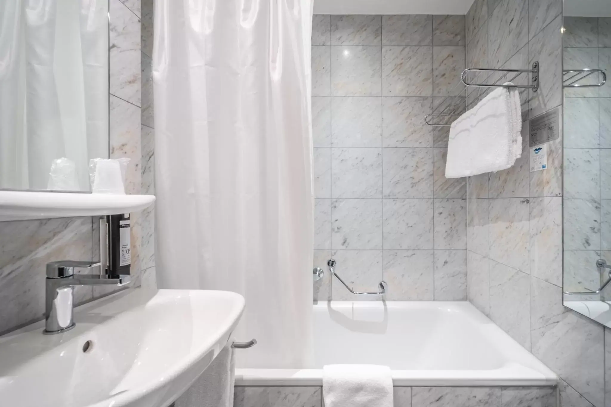 Shower, Bathroom in The Hey Hotel Guest House