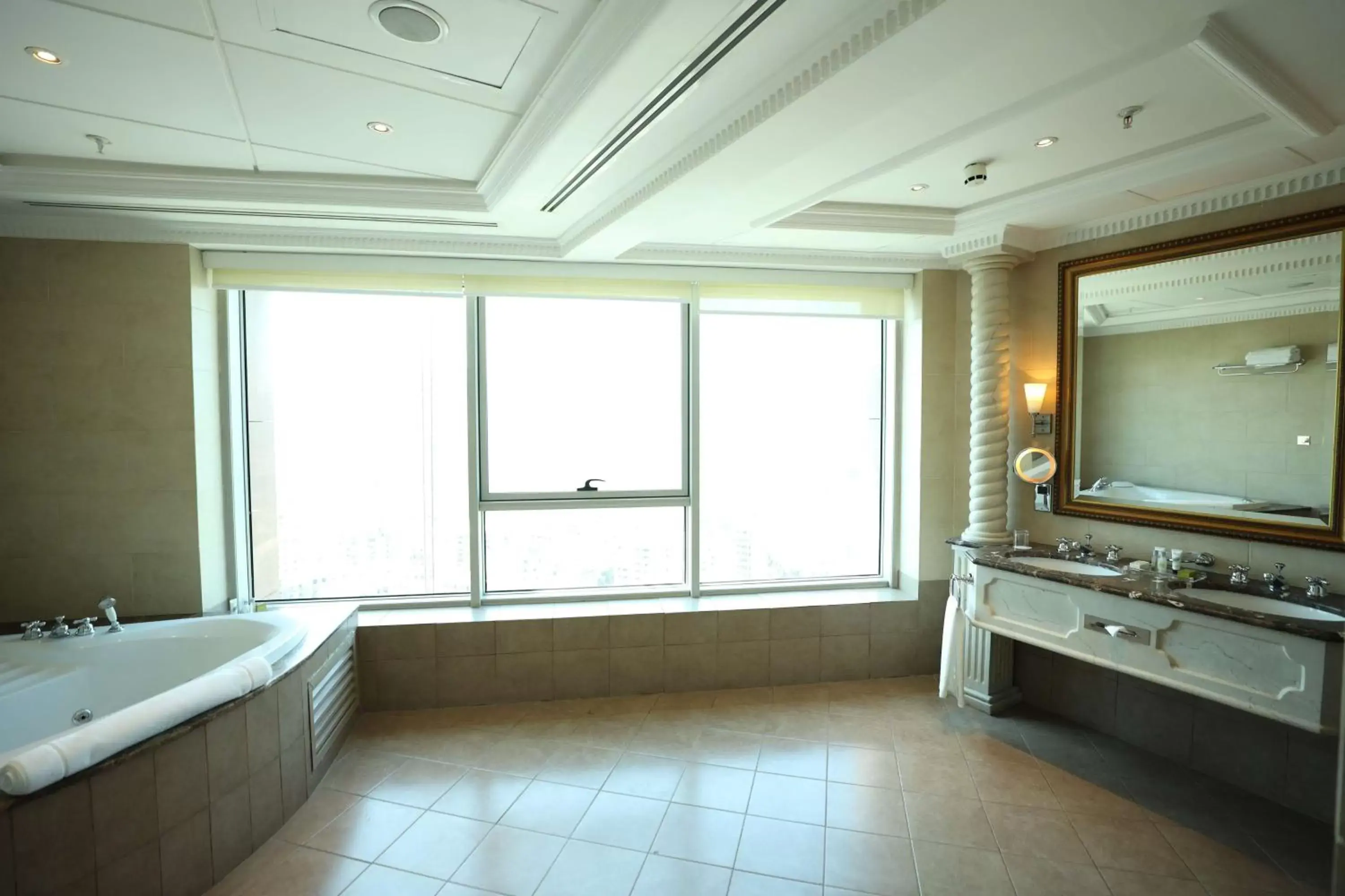 Bathroom in Hilton Beirut Habtoor Grand Hotel