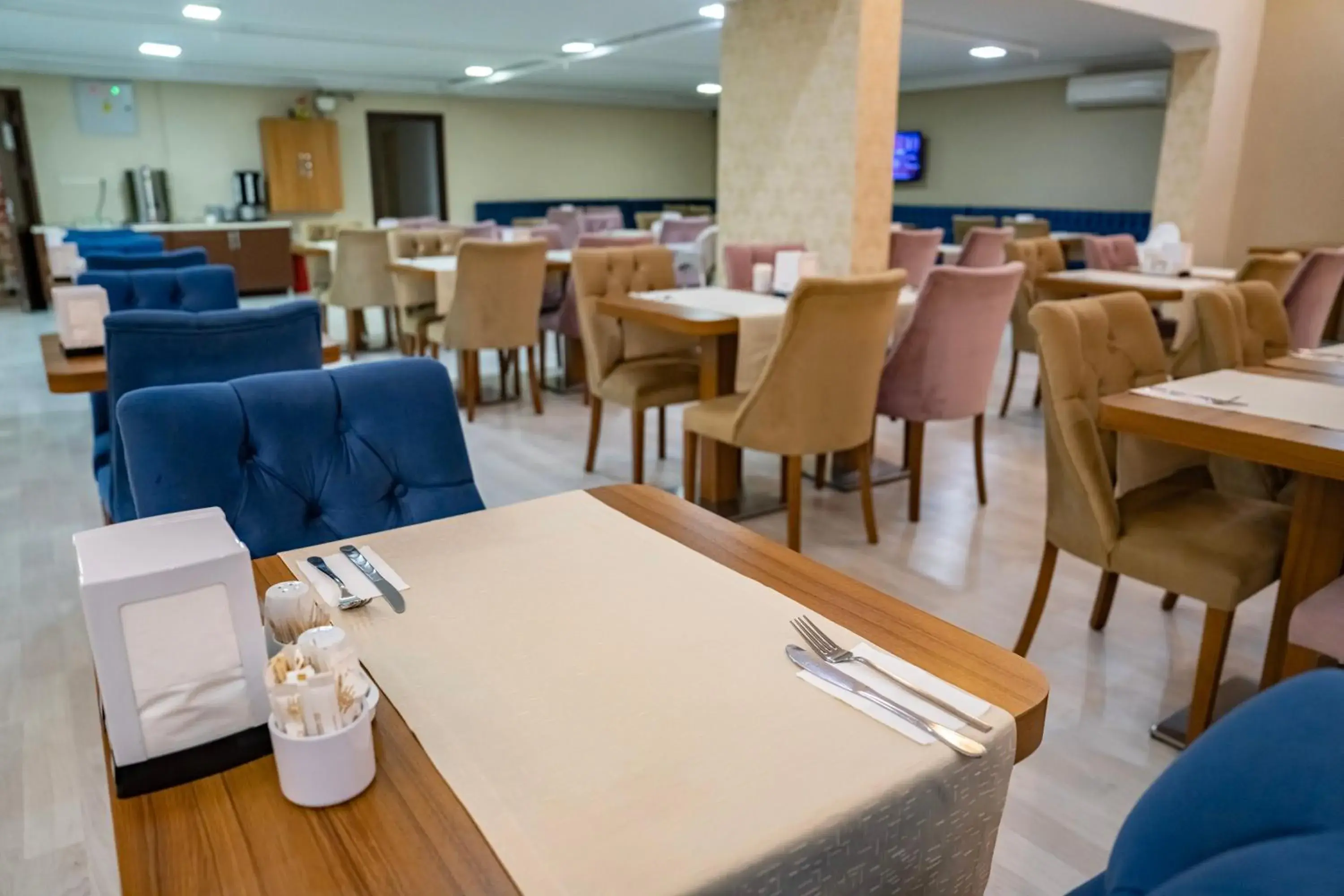 Restaurant/Places to Eat in Grand Hamit Hotel