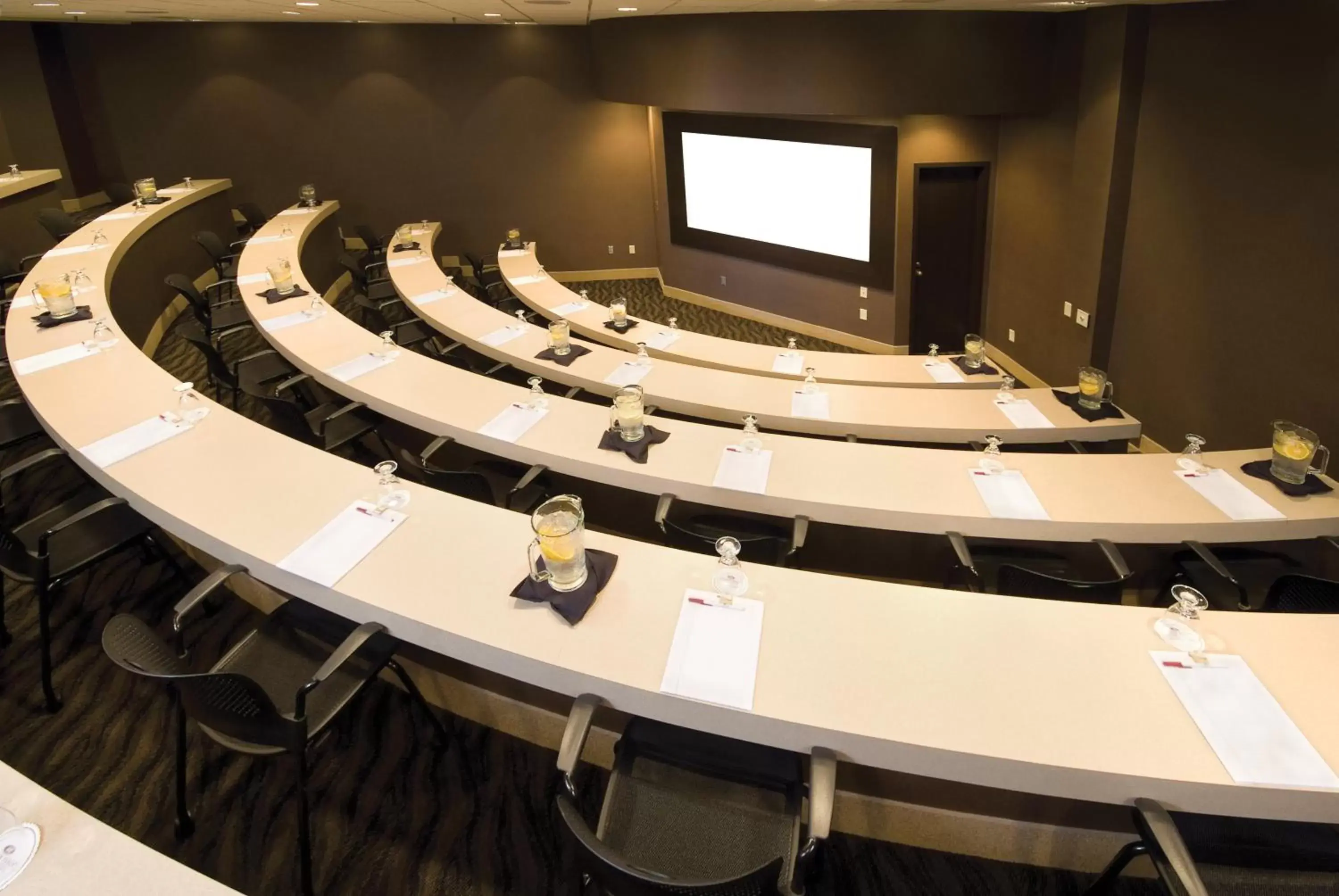 Meeting/conference room in Crowne Plaza Indianapolis-Airport, an IHG Hotel