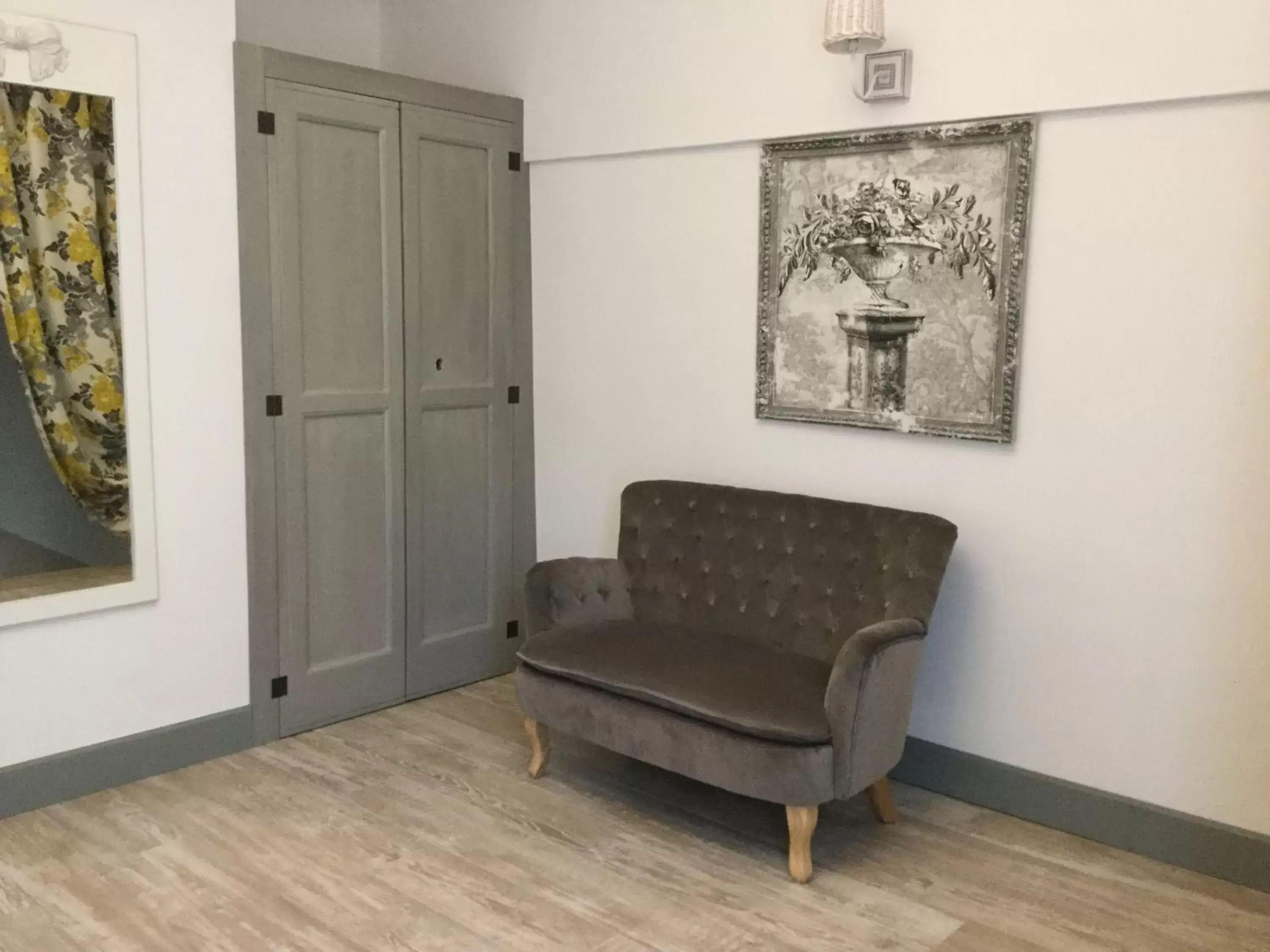 Deluxe Room with Private Bathroom and Balcony - single occupancy in Casa 28 Deluxe Room with Private Bathroom and Balcony - single occupancy in Casa 28