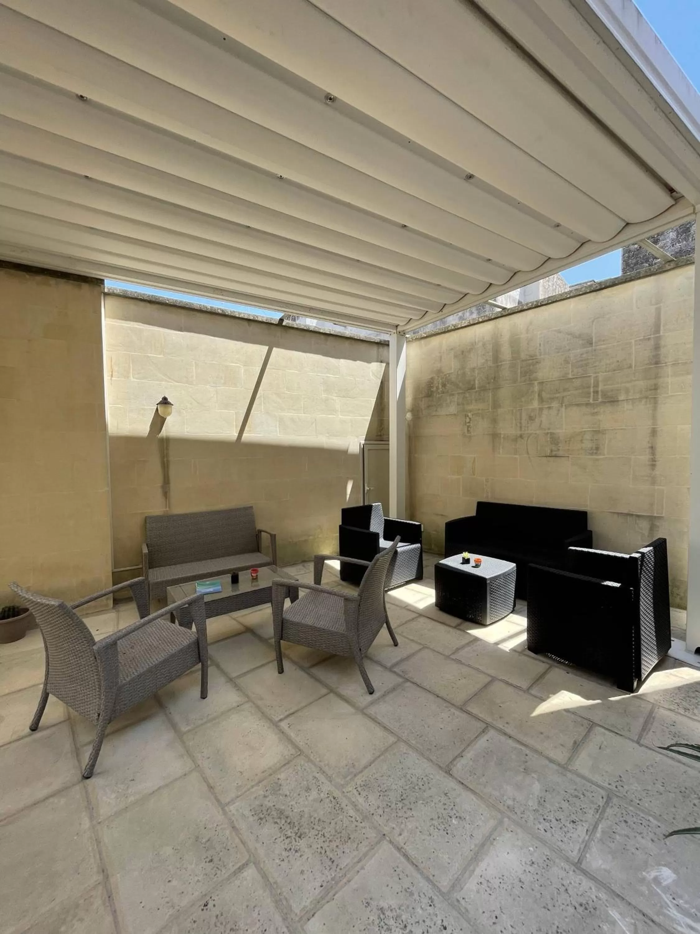 Balcony/Terrace, Seating Area in Book and Bed