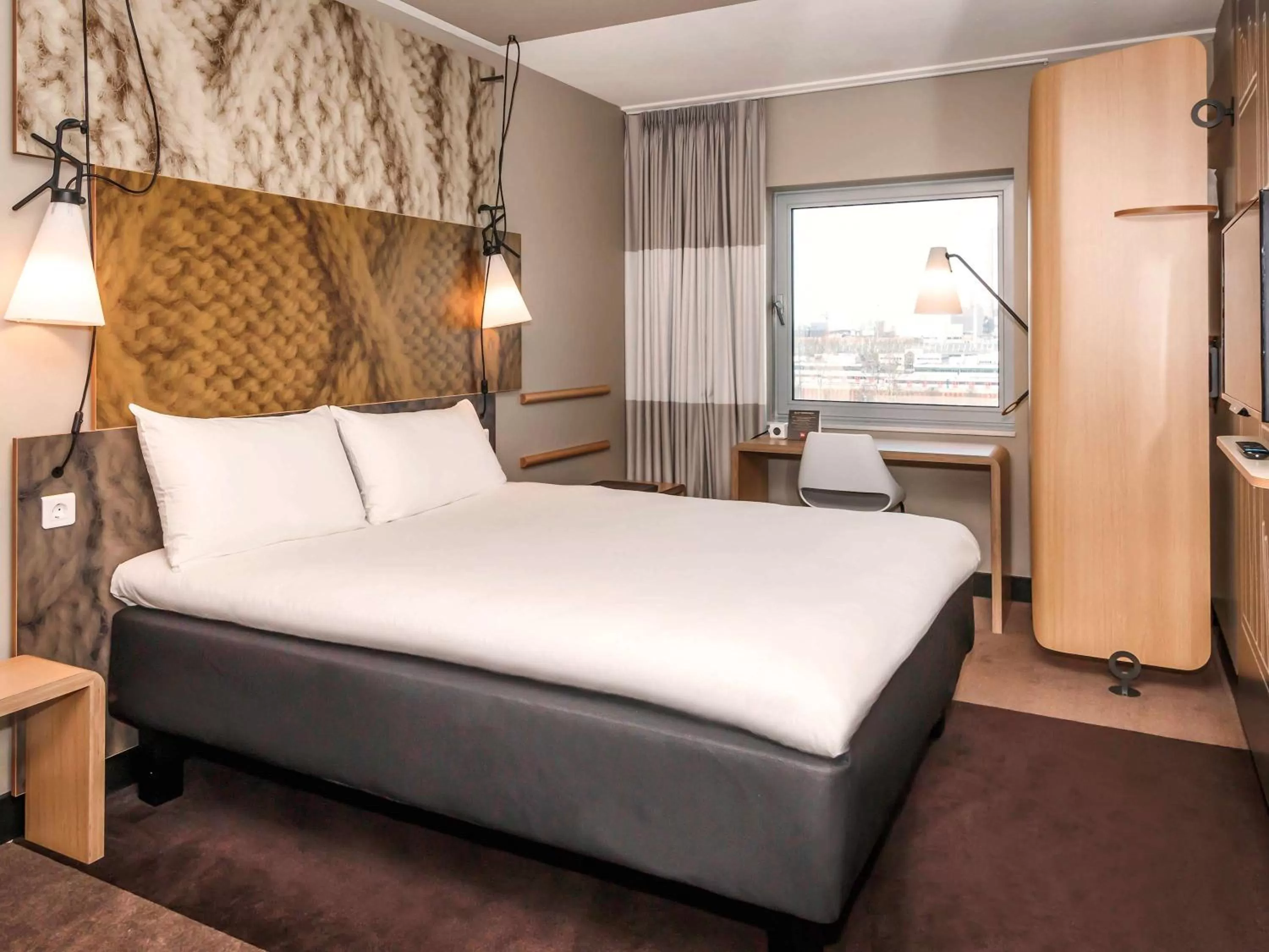 Photo of the whole room, Bed in ibis Amsterdam City West