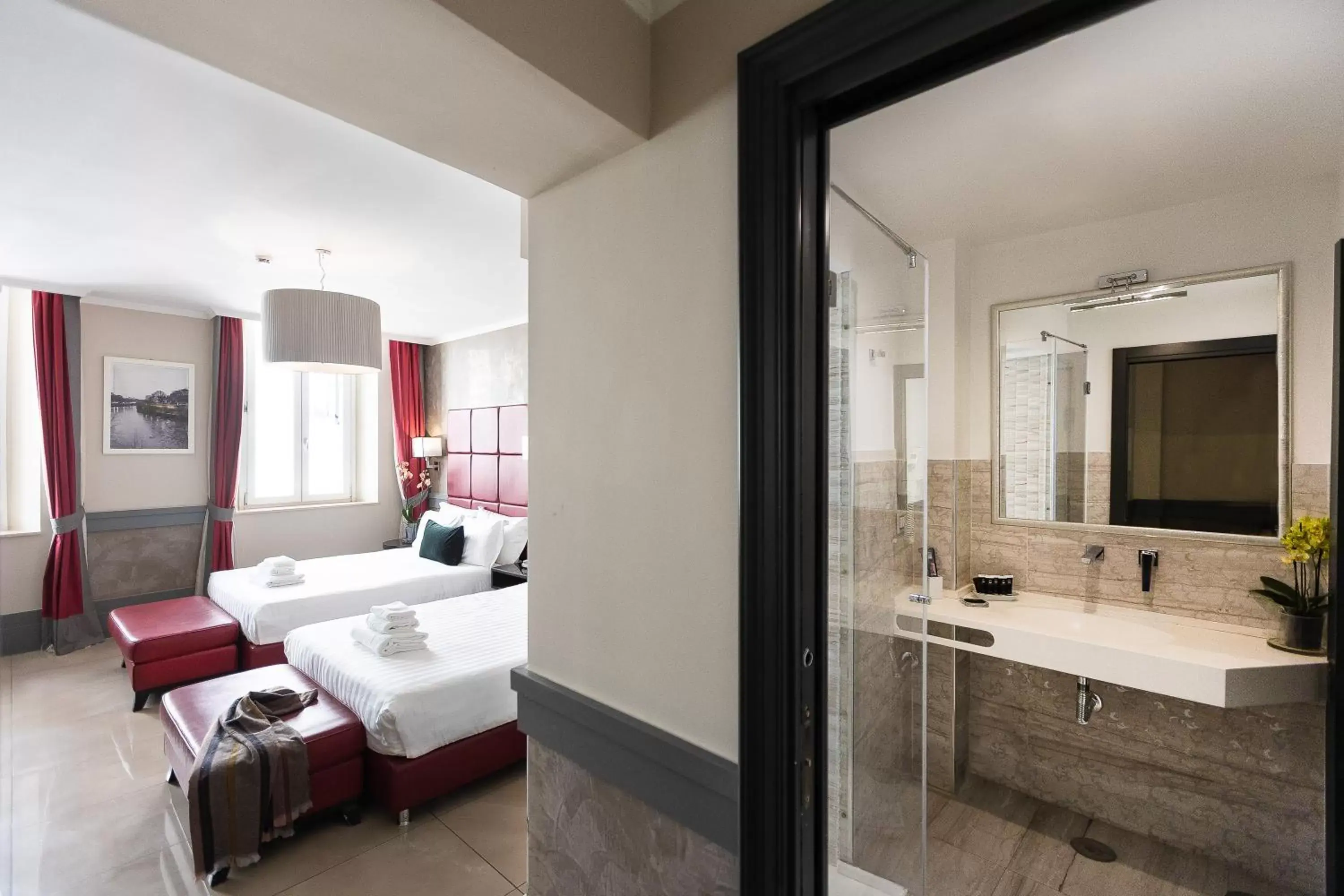 Photo of the whole room, Bathroom in Hotel Castellino Roma