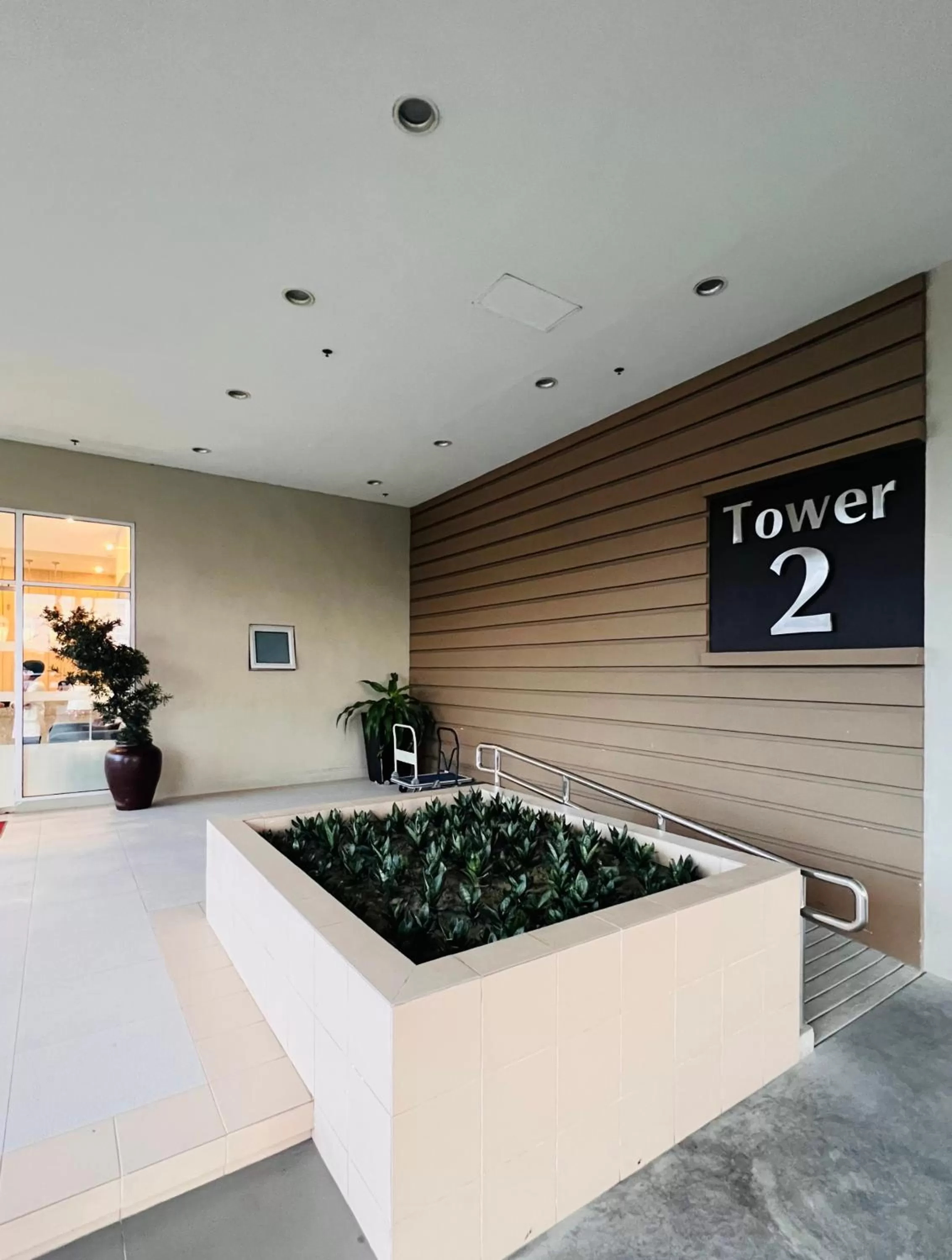 Text overlay in B Avida Tower