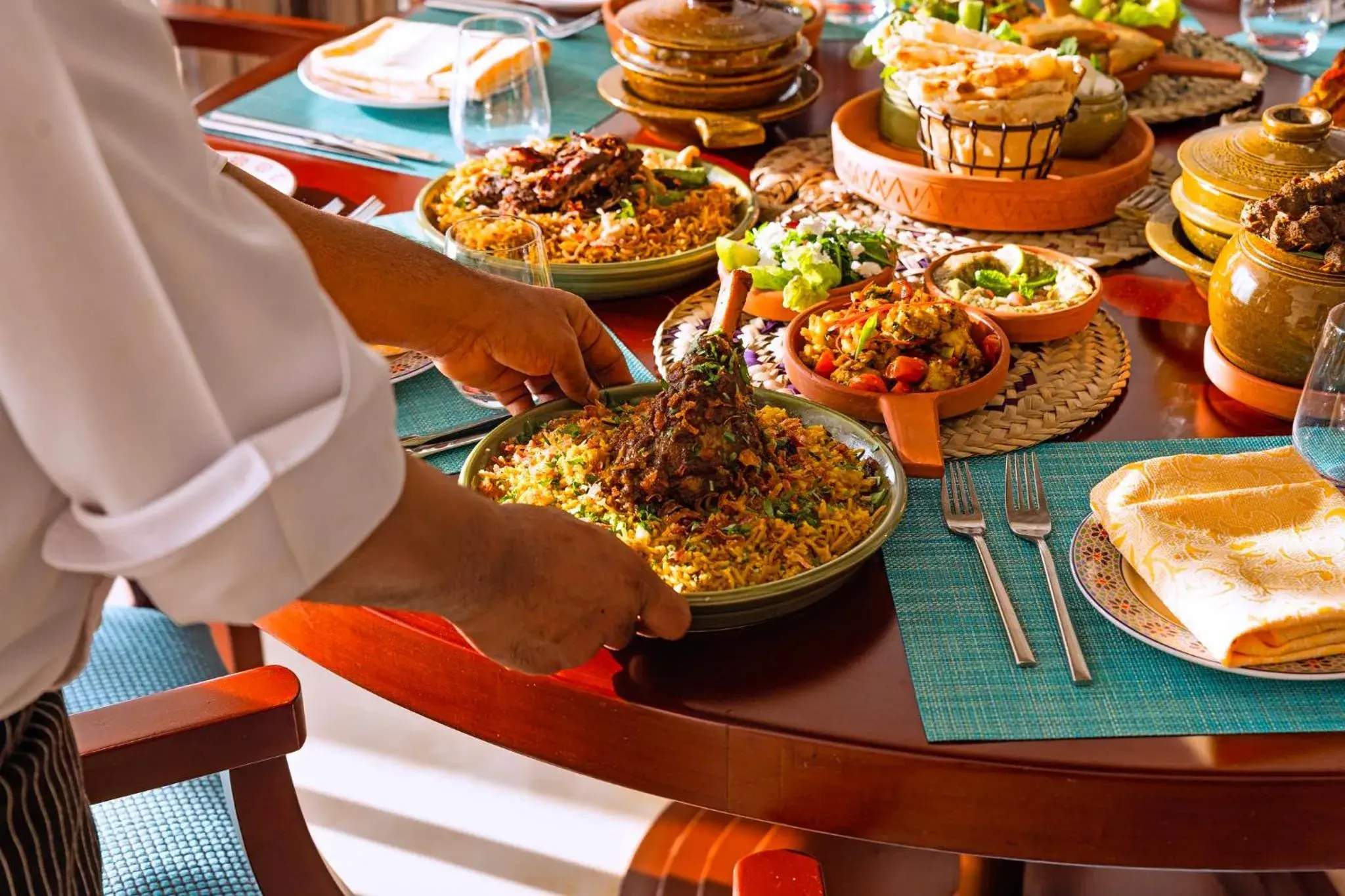 Restaurant/places to eat in Crowne Plaza Muscat by IHG Restaurant/places to eat in Crowne Plaza Muscat by IHG