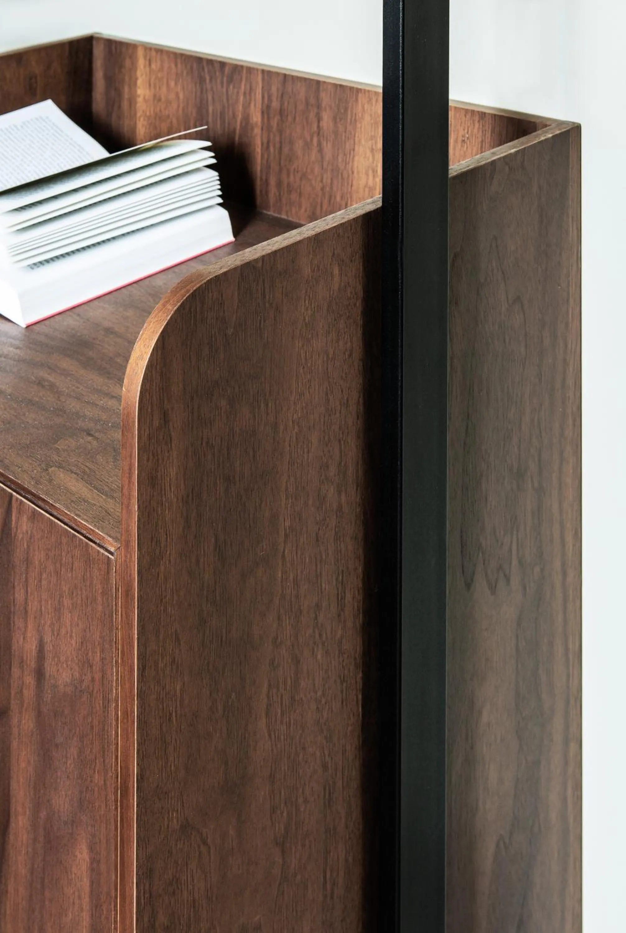 hair dresser in ibis Styles Paris Gare du Nord TGV