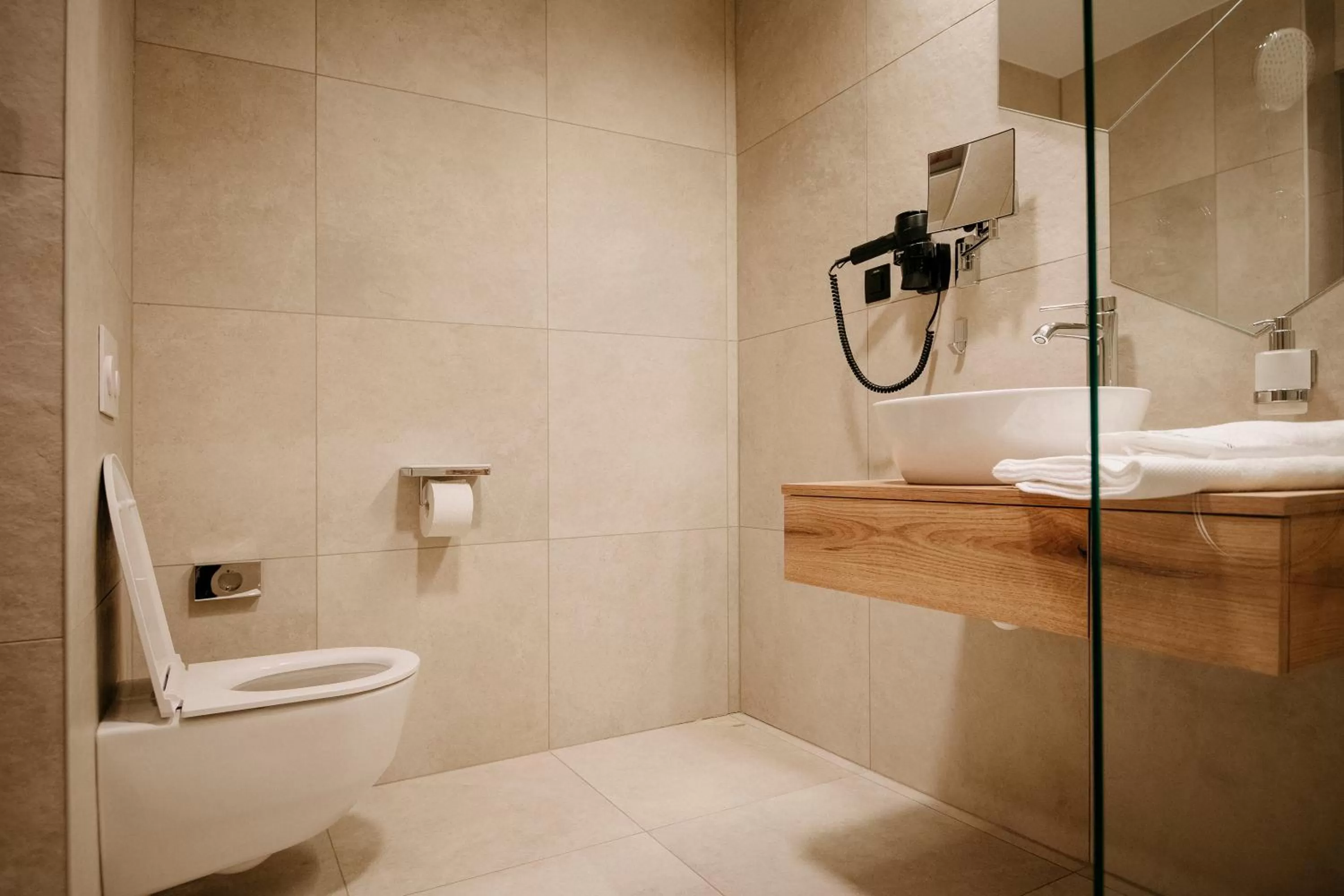 Shower in RM Hotel Wellness & Congress