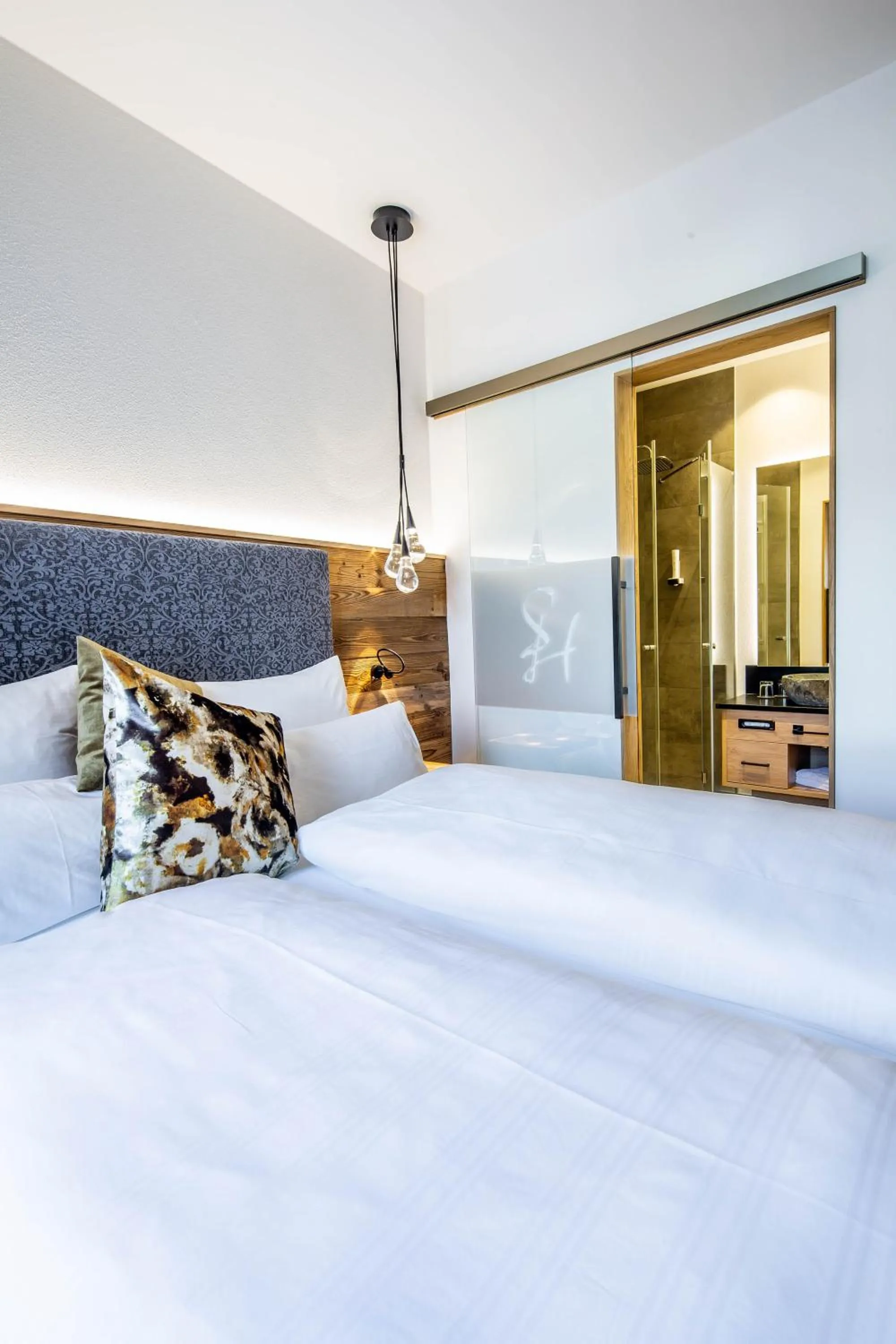 Bed in Hotel Zum Stemplinger Hansl