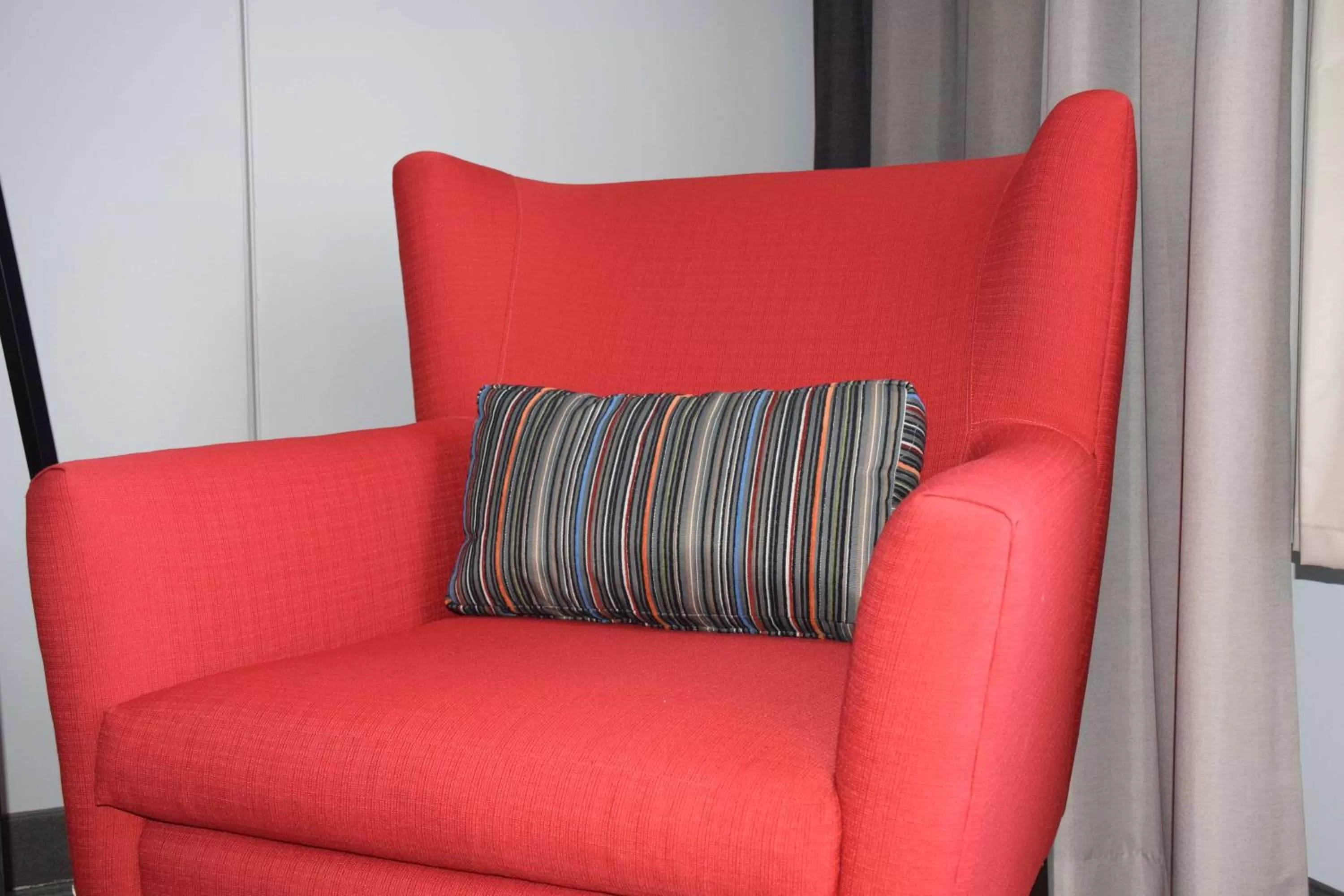 Seating area in Country Inn & Suites by Radisson, Bloomington at Mall of America, MN