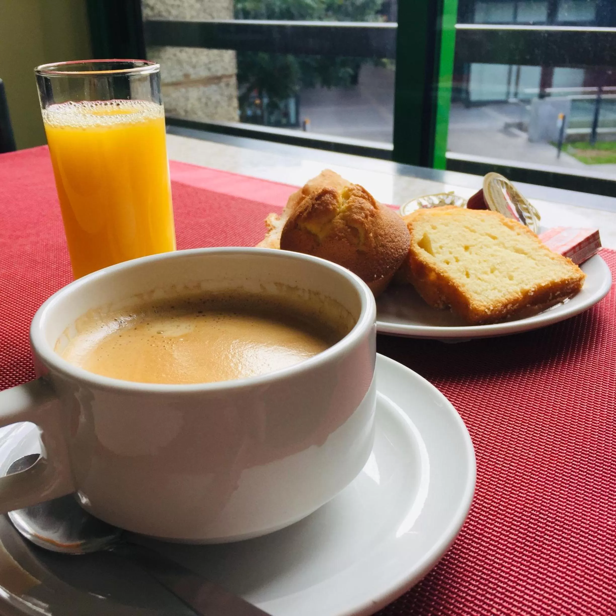 Food and drinks in Contact Hôtel du Champ de Mars de Saint-Brieuc