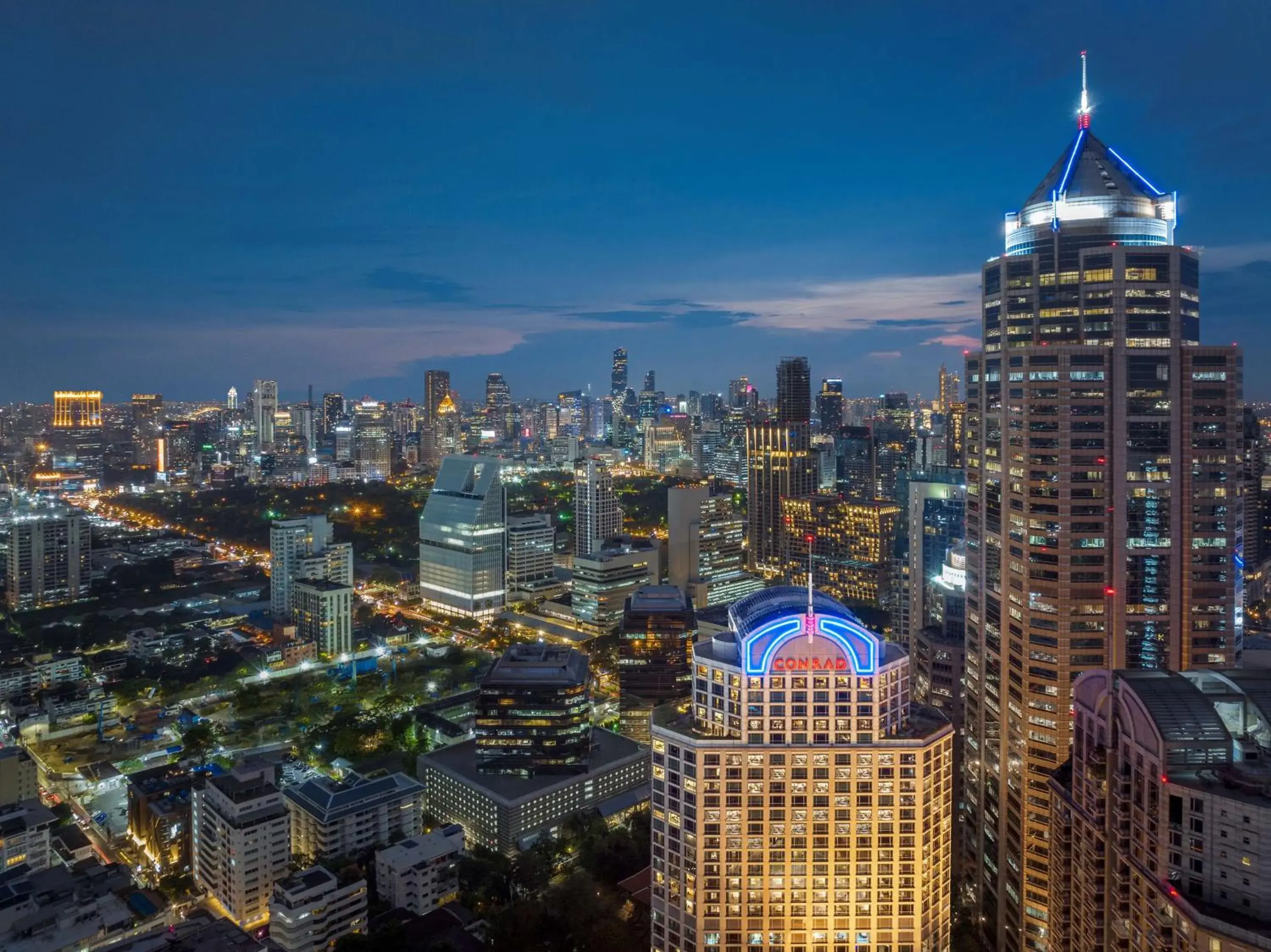 Property building, Bird's-eye View in Conrad Bangkok