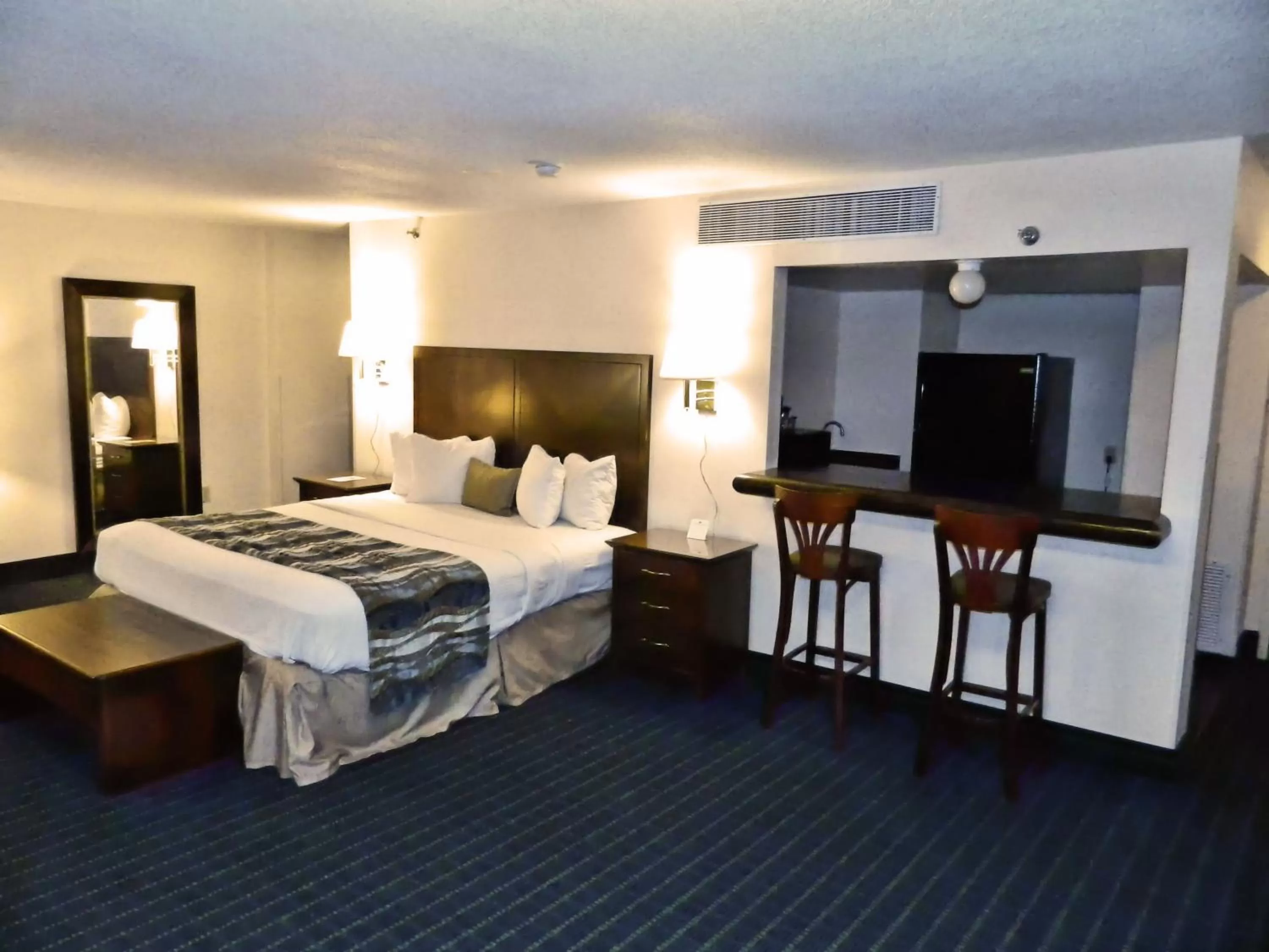 Bed in Capital Plaza Hotel