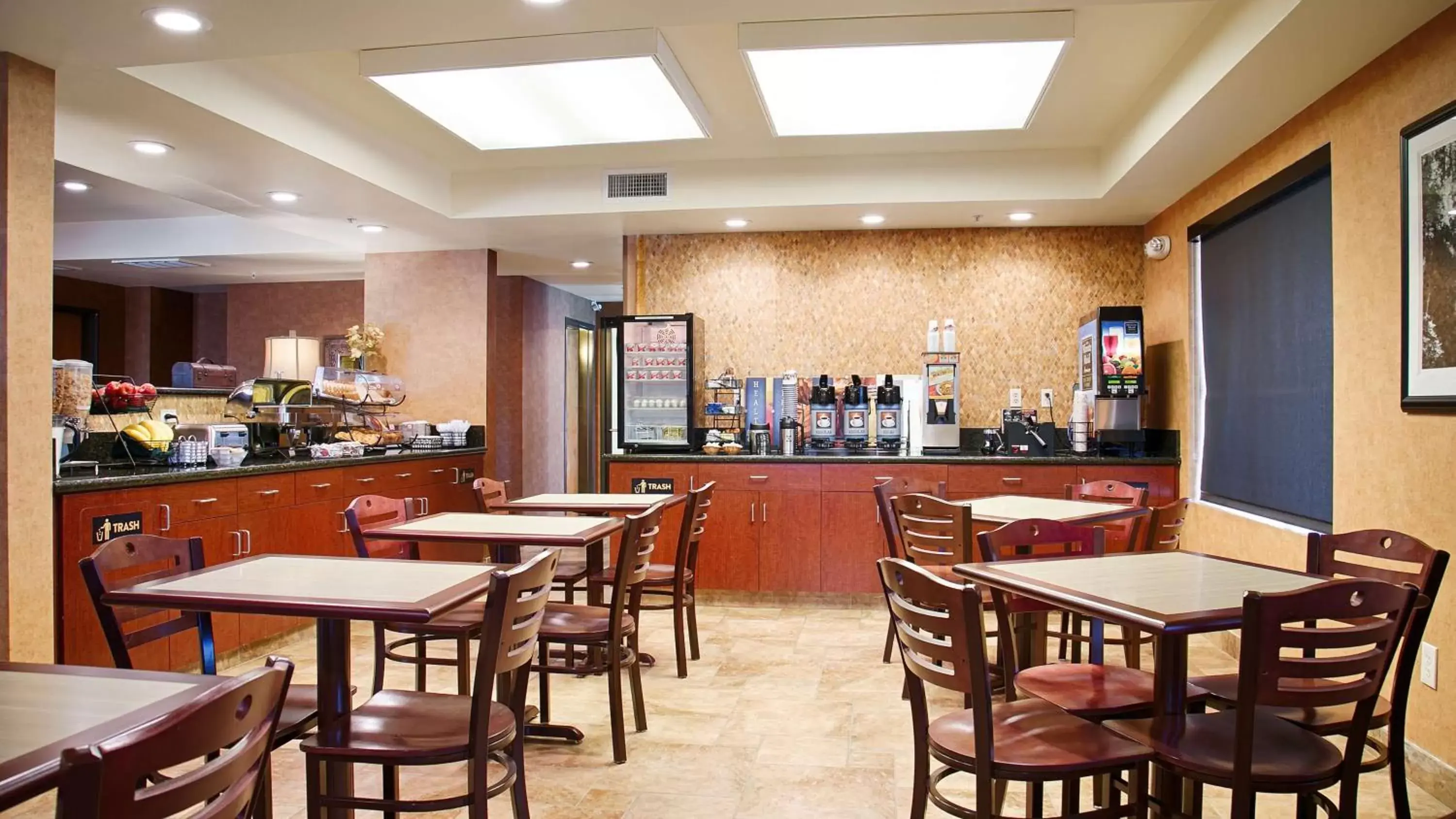 Restaurant/Places to Eat in Best Western Exeter Inn & Suites