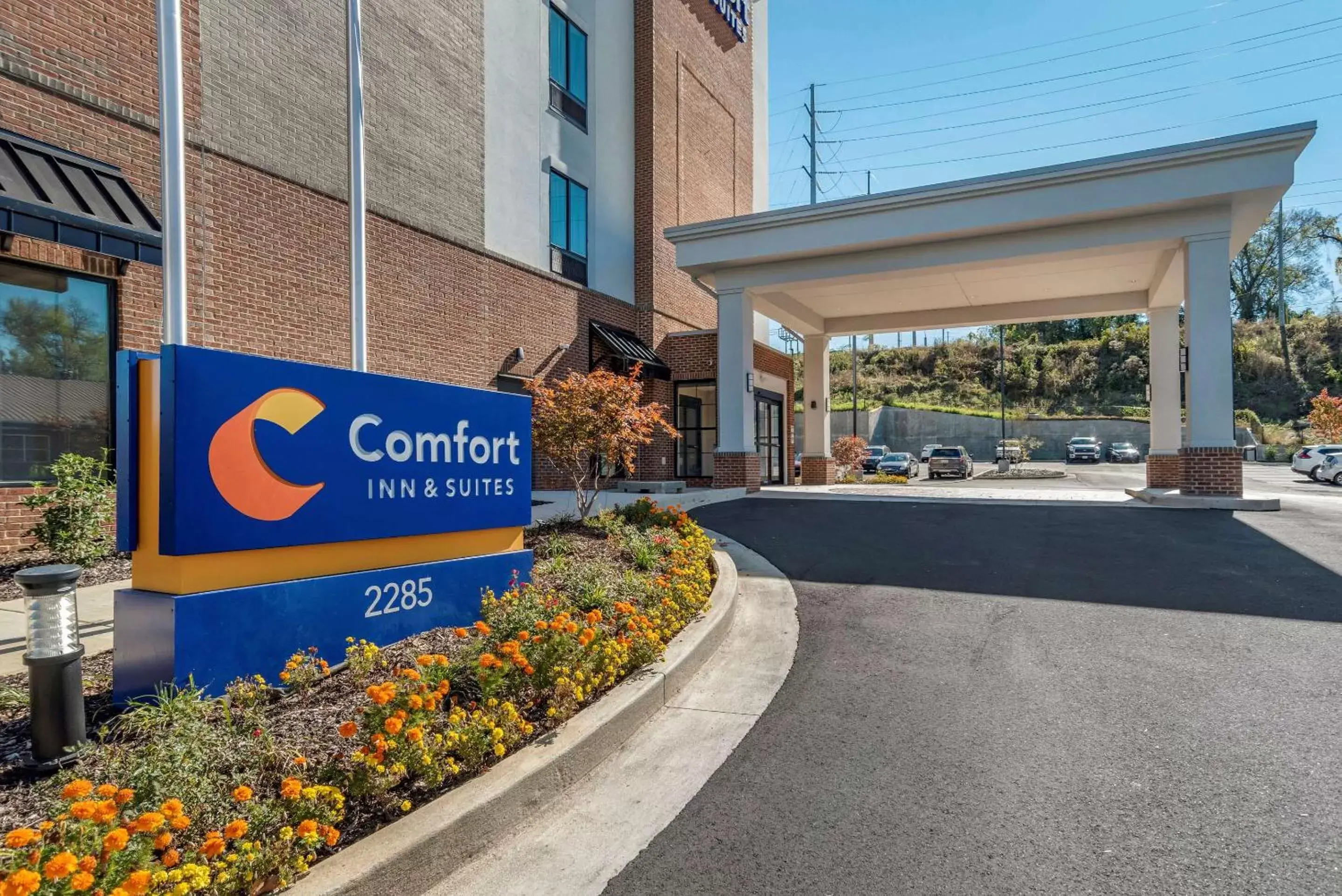 Property building in Comfort Inn & Suites Downtown near University