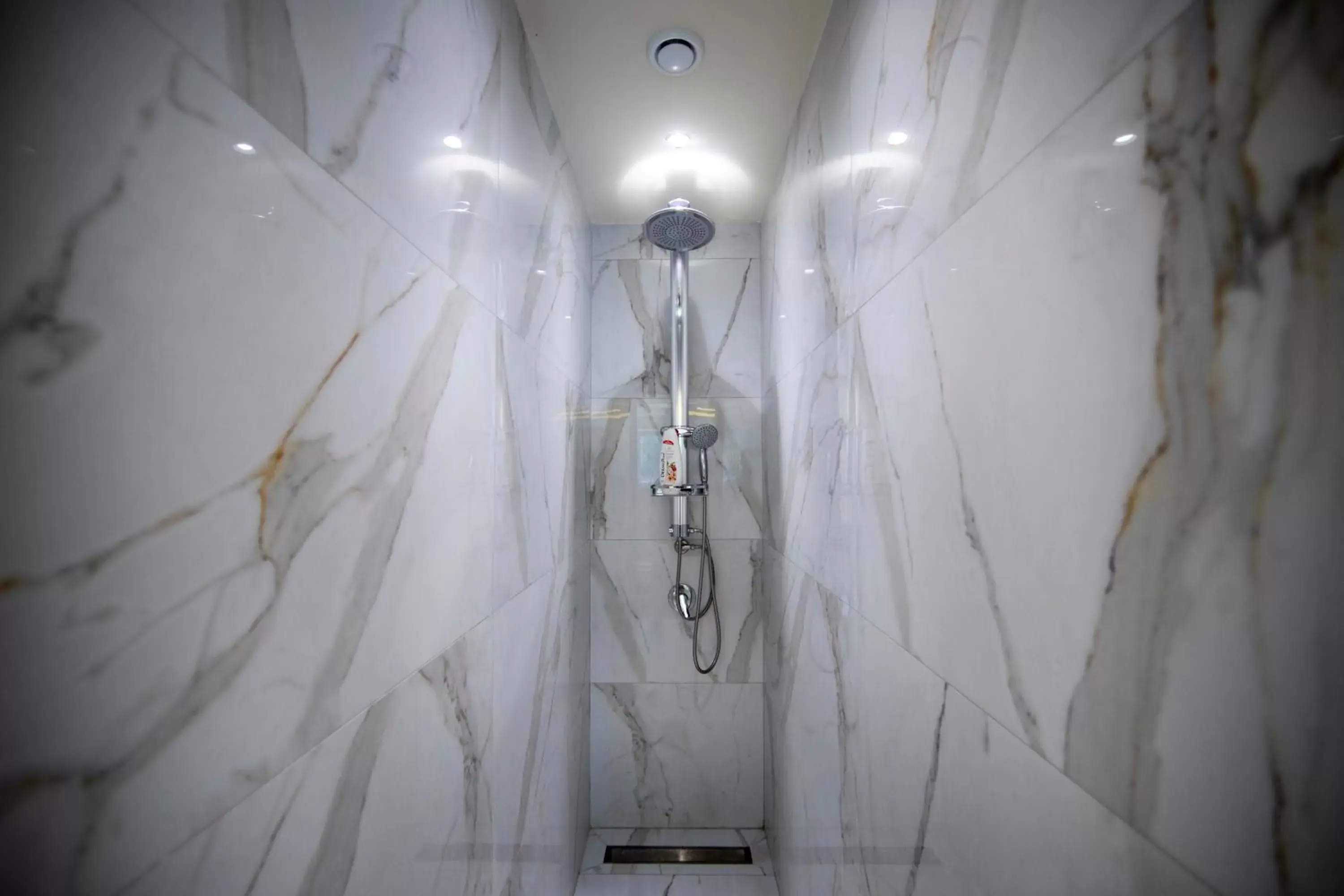 Shower, Bathroom in Adriatik Hotel, BW Premier Collection