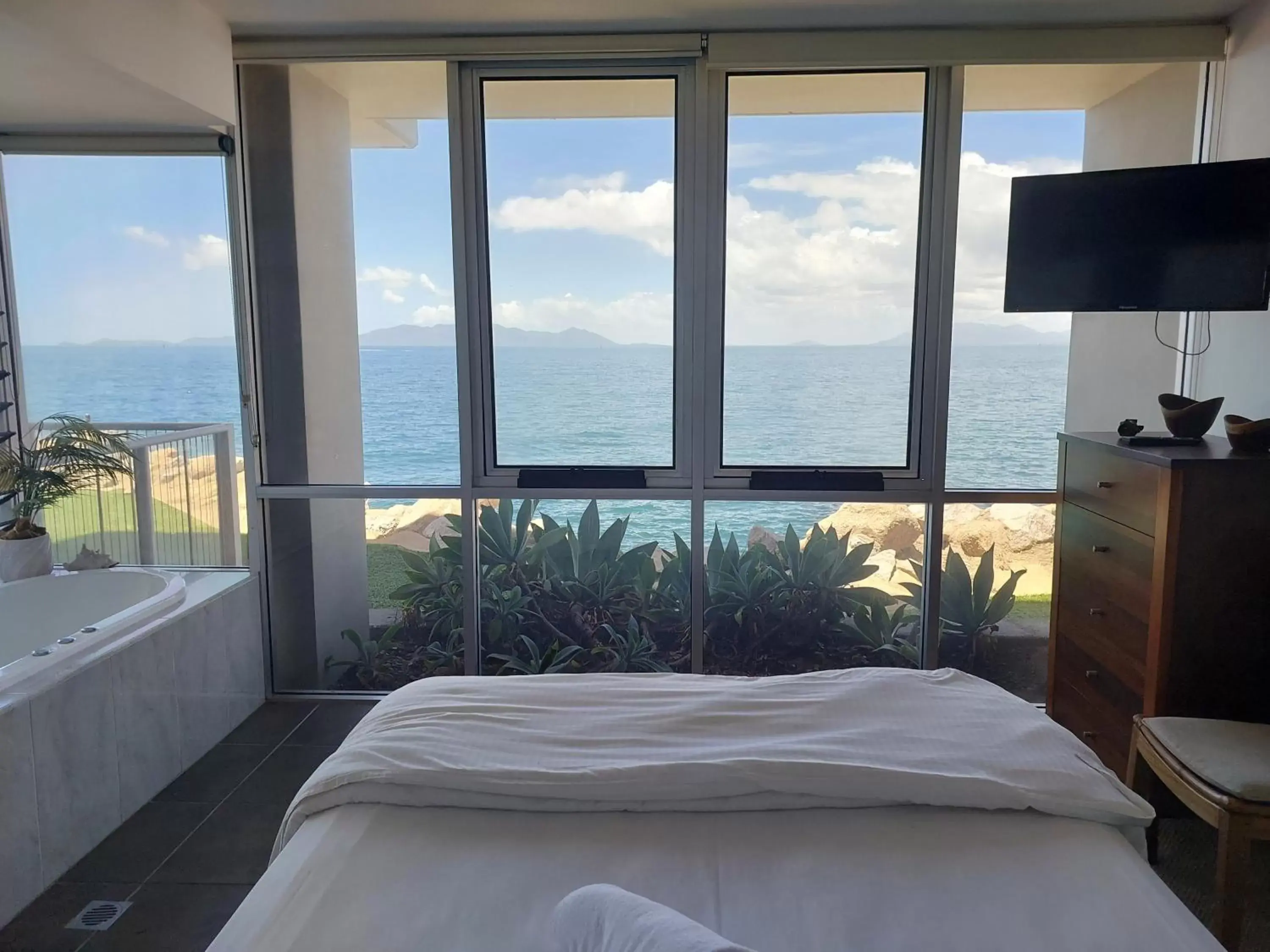 Mountain View in Grand Mercure Apartments Magnetic Island