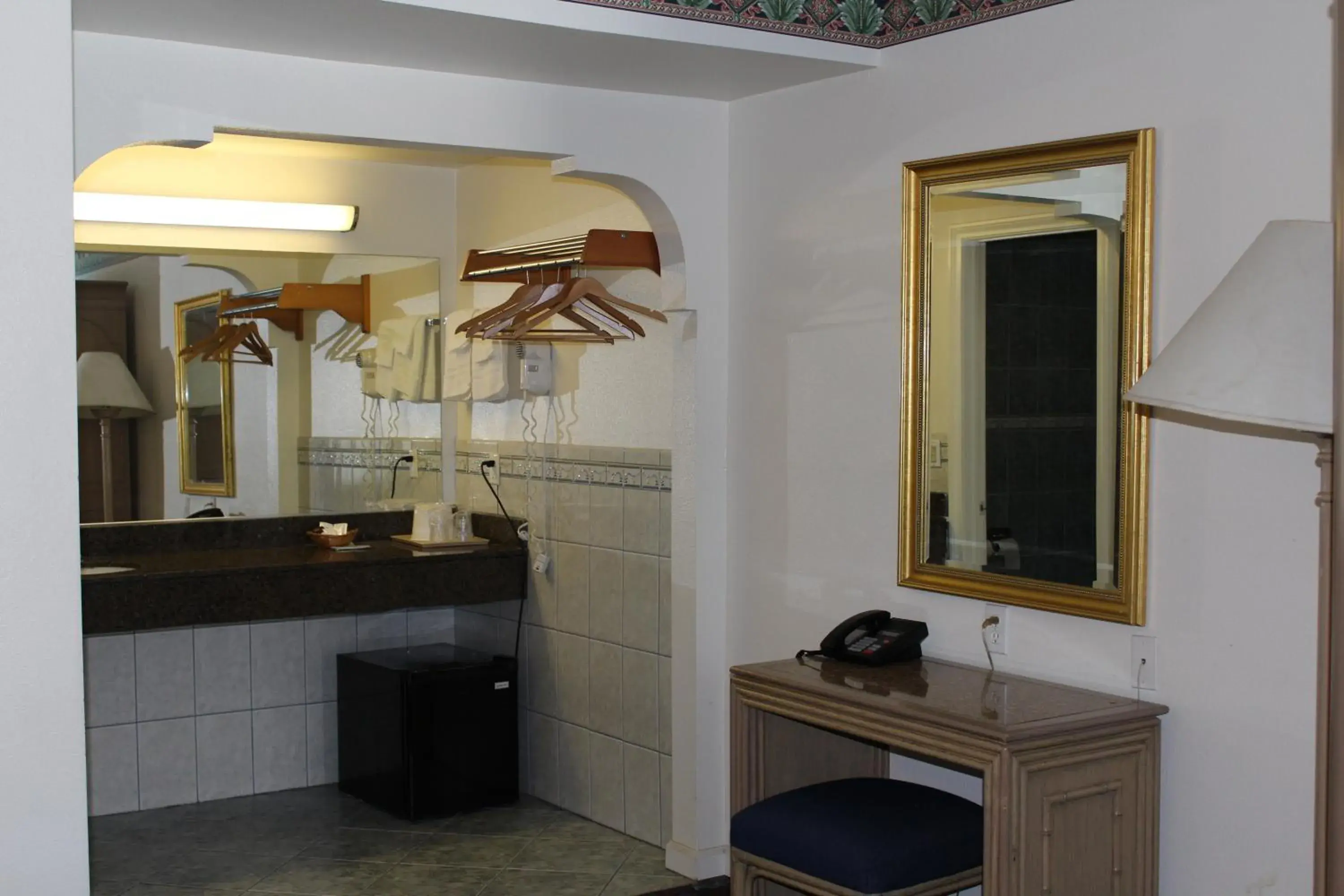 Decorative detail, Bathroom in Best Whittier Inn