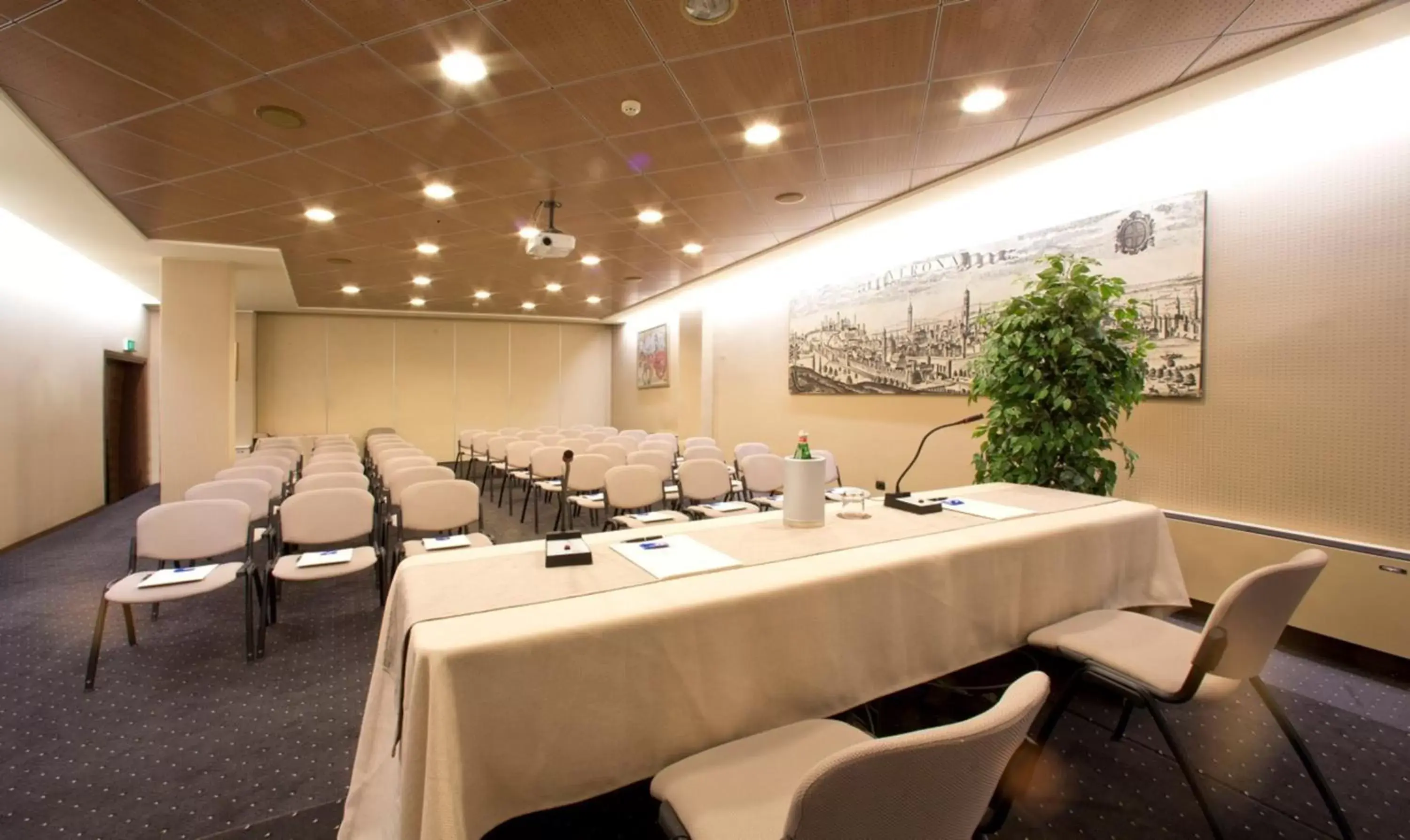 Meeting/conference room in Hotel Indigo Verona - Grand Hotel Des Arts, an IHG Hotel