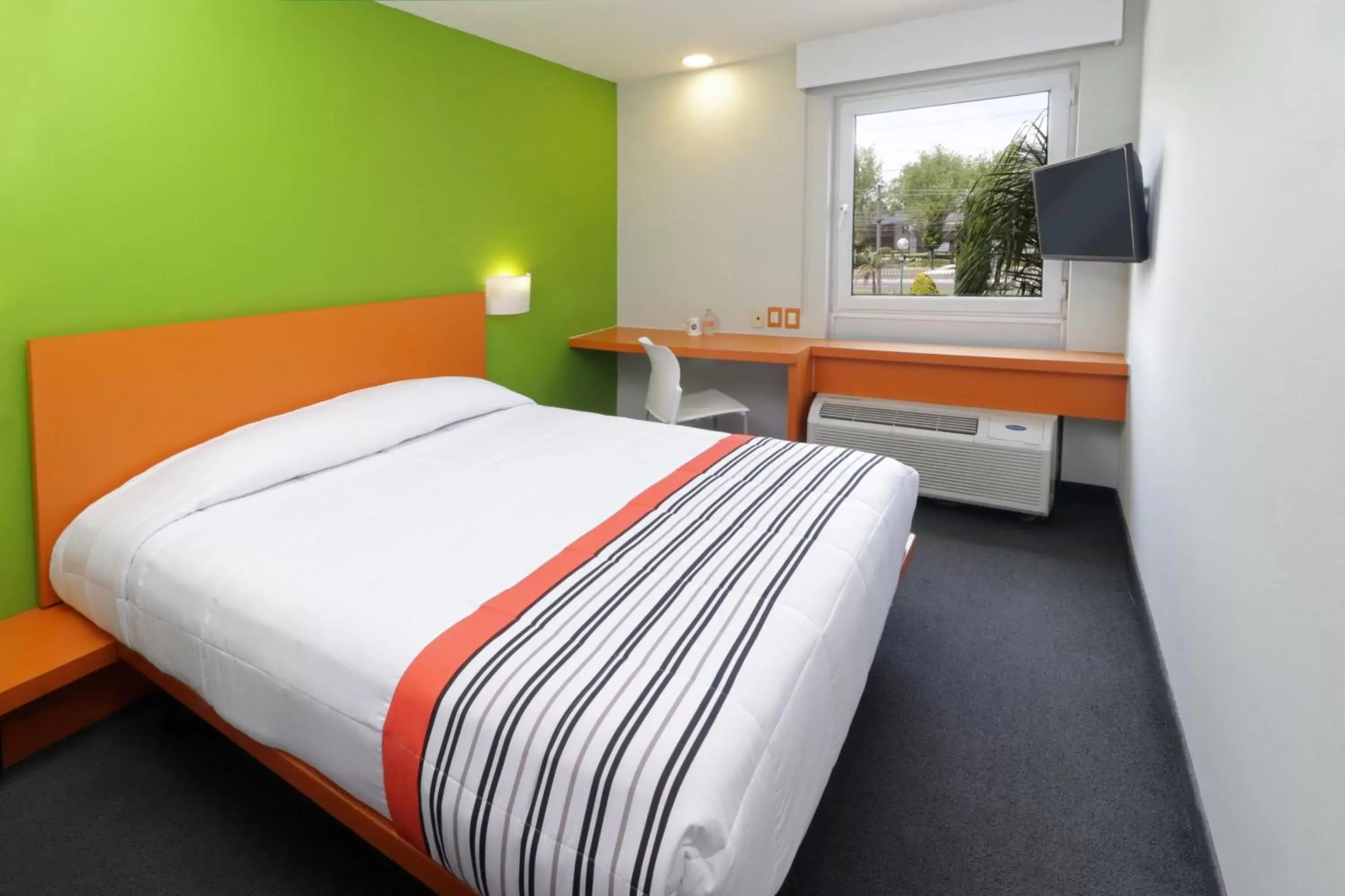 Photo of the whole room, Bed in City Express Junior by Marriott Toluca Aeropuerto