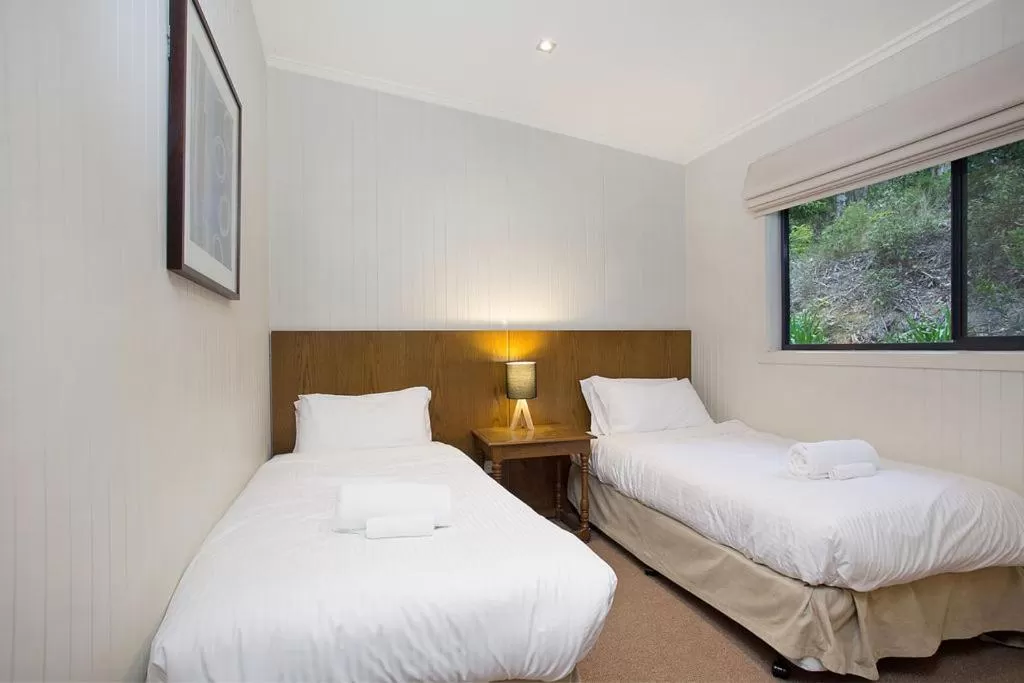 Bedroom, Bed in Beacon Point Ocean View Villas