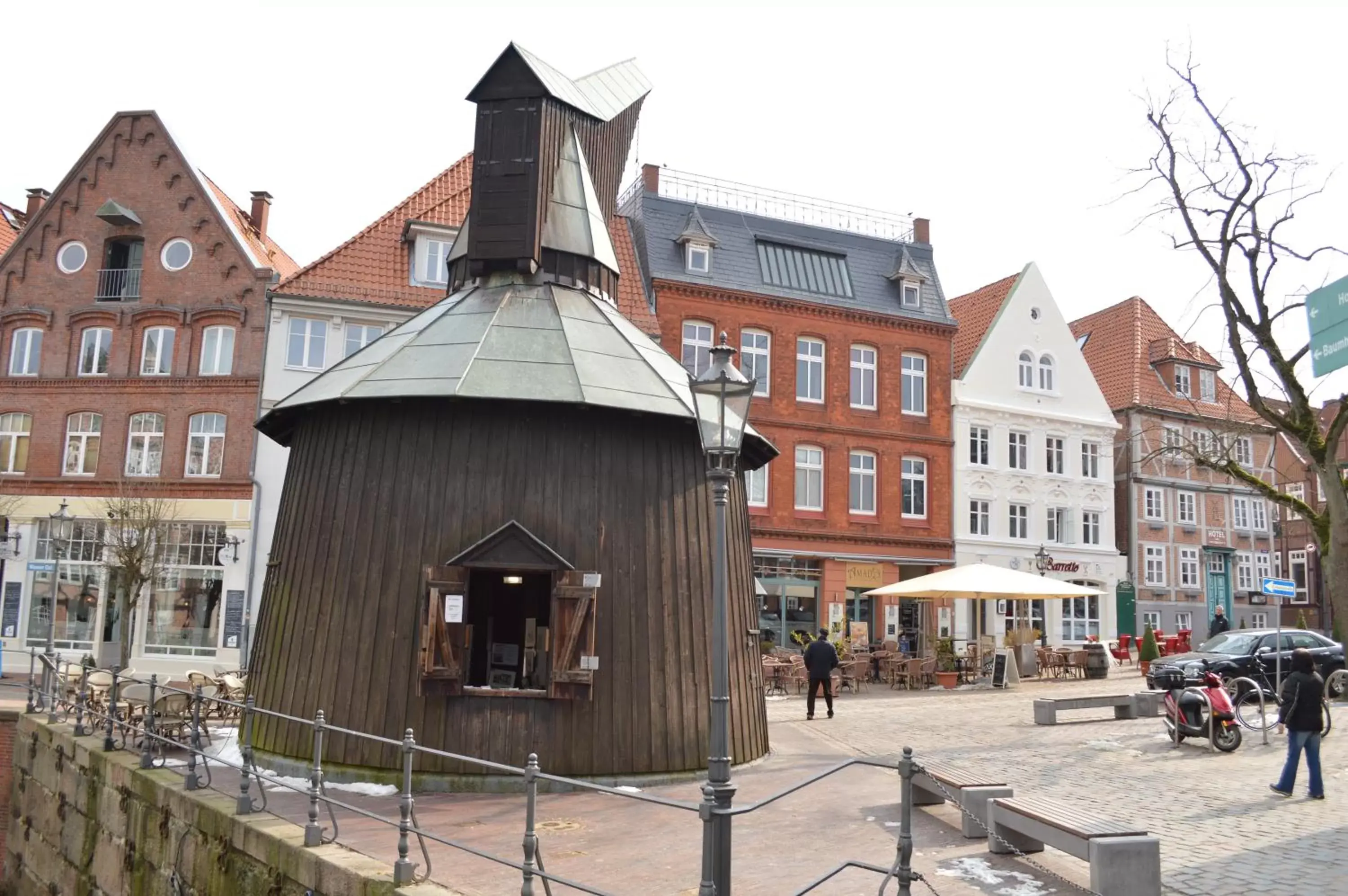 Facade/entrance, Property Building in Hotel Am Fischmarkt