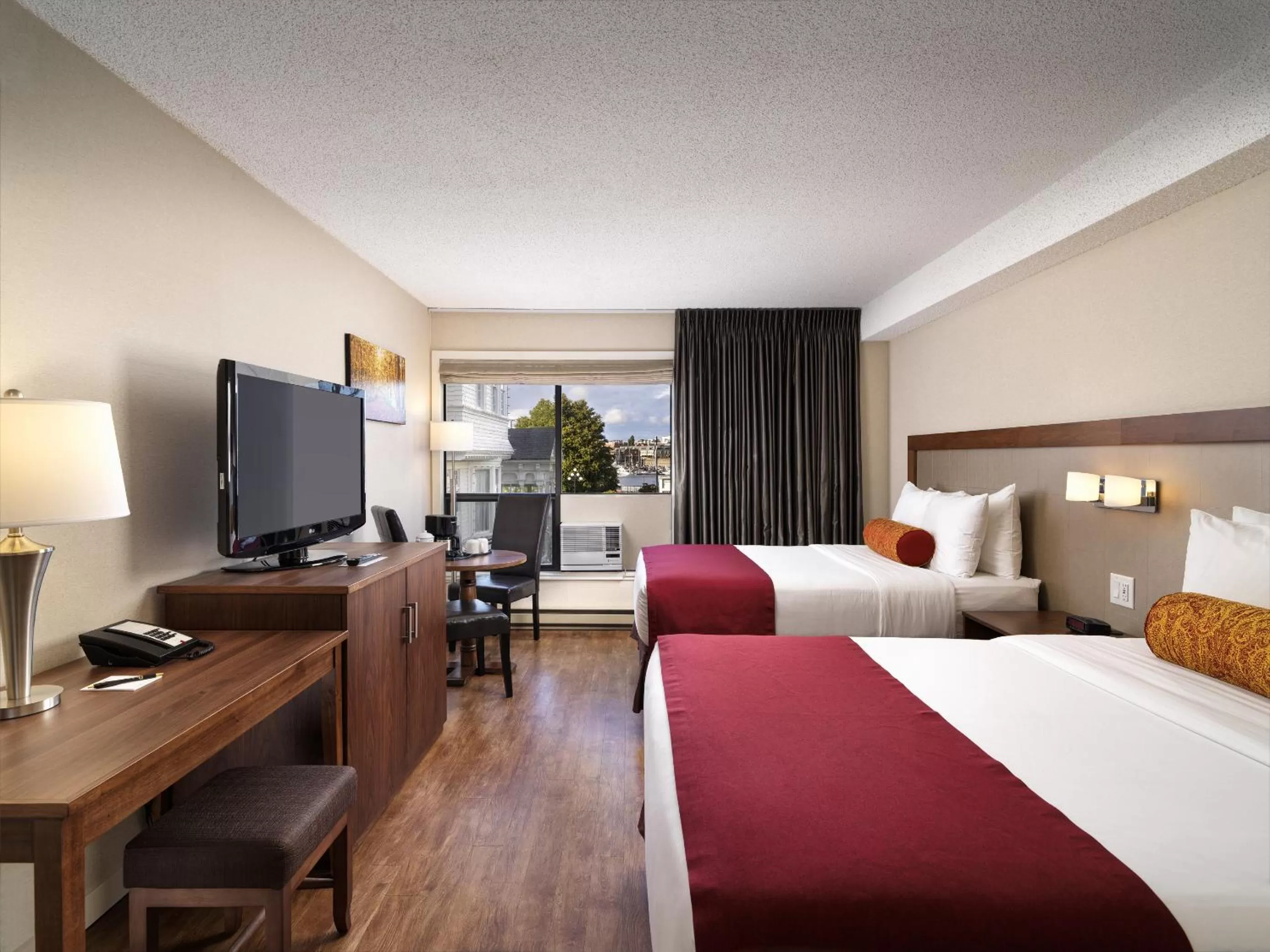 Bedroom, Bed in Huntingdon Hotel and Suites