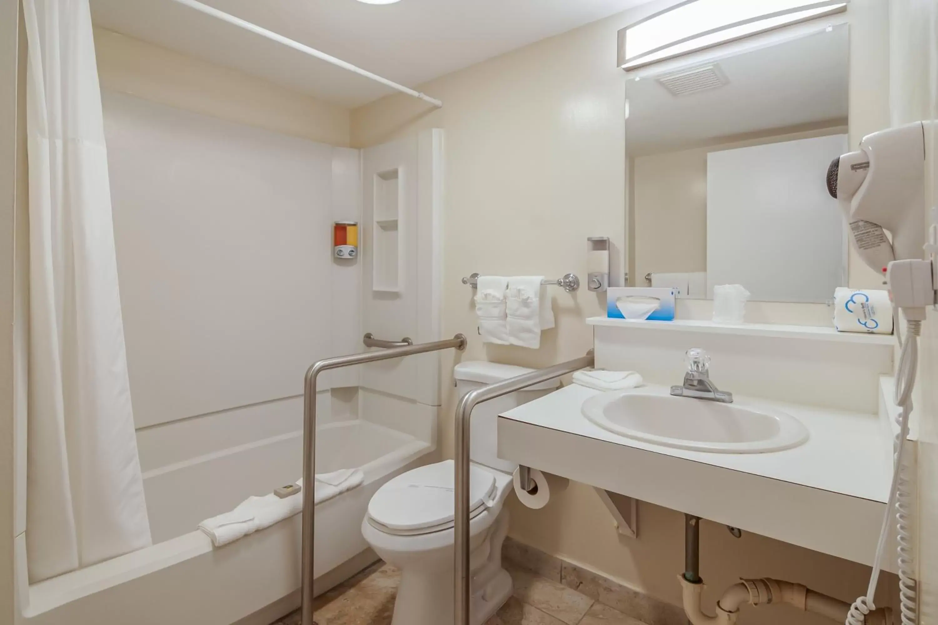 Bathroom in The Fairways Inn of Naples