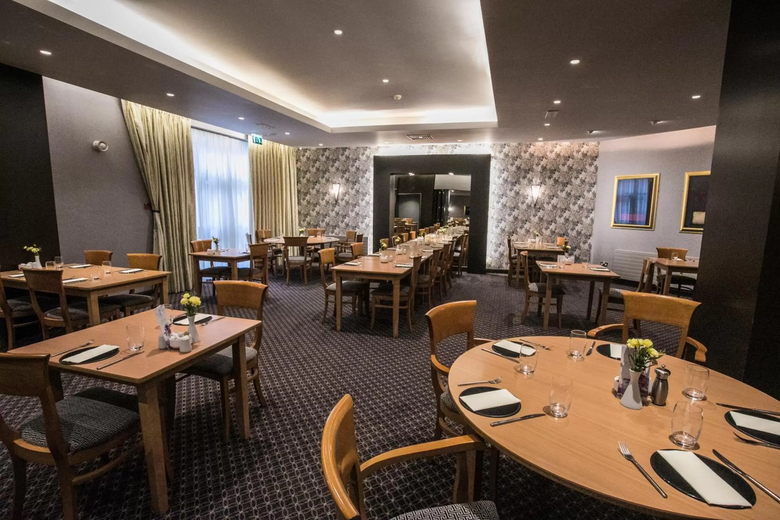 Restaurant/Places to Eat in Rosspark Hotel Kells