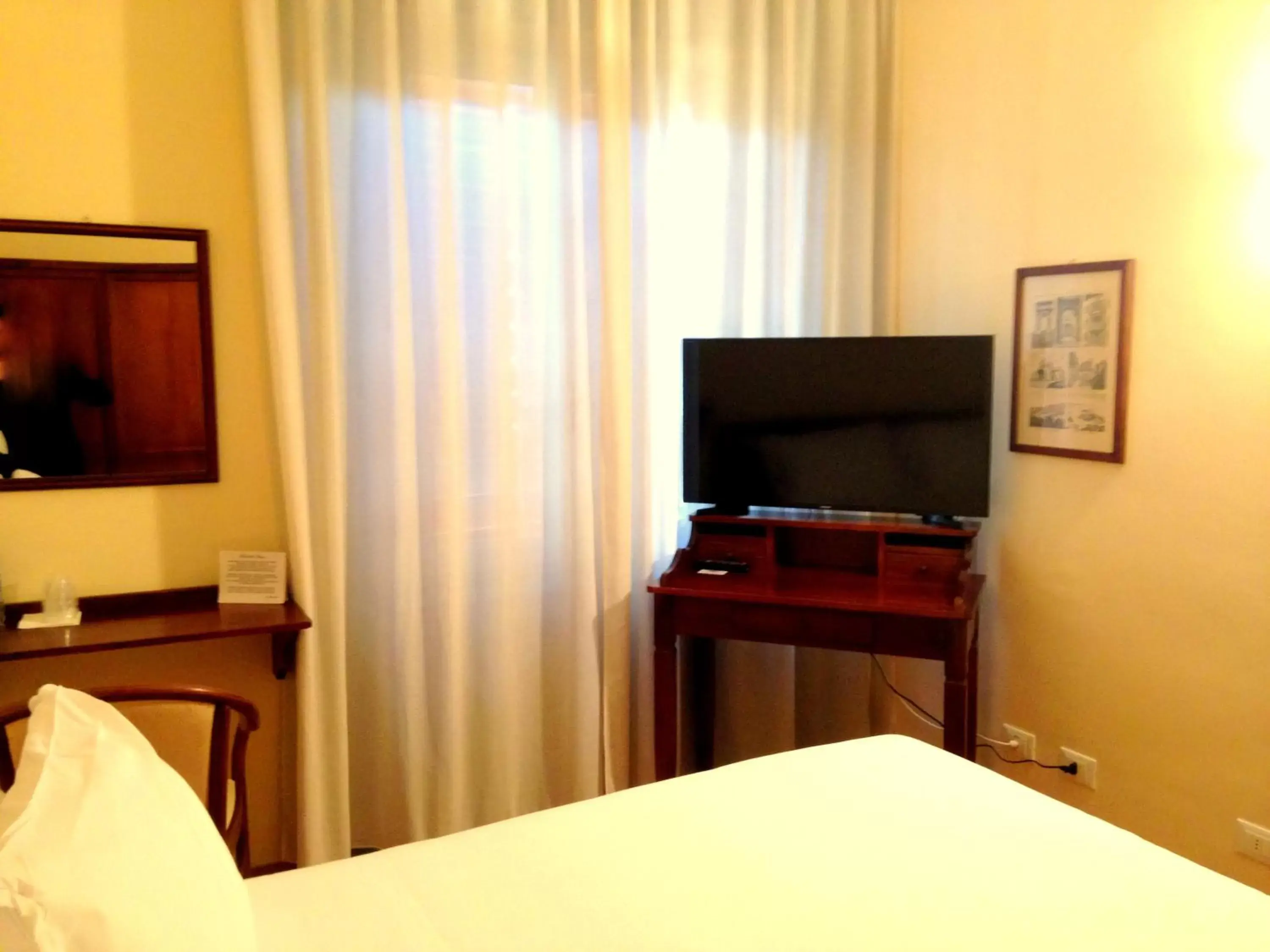TV and multimedia, TV/Entertainment Center in Hotel della Vittoria