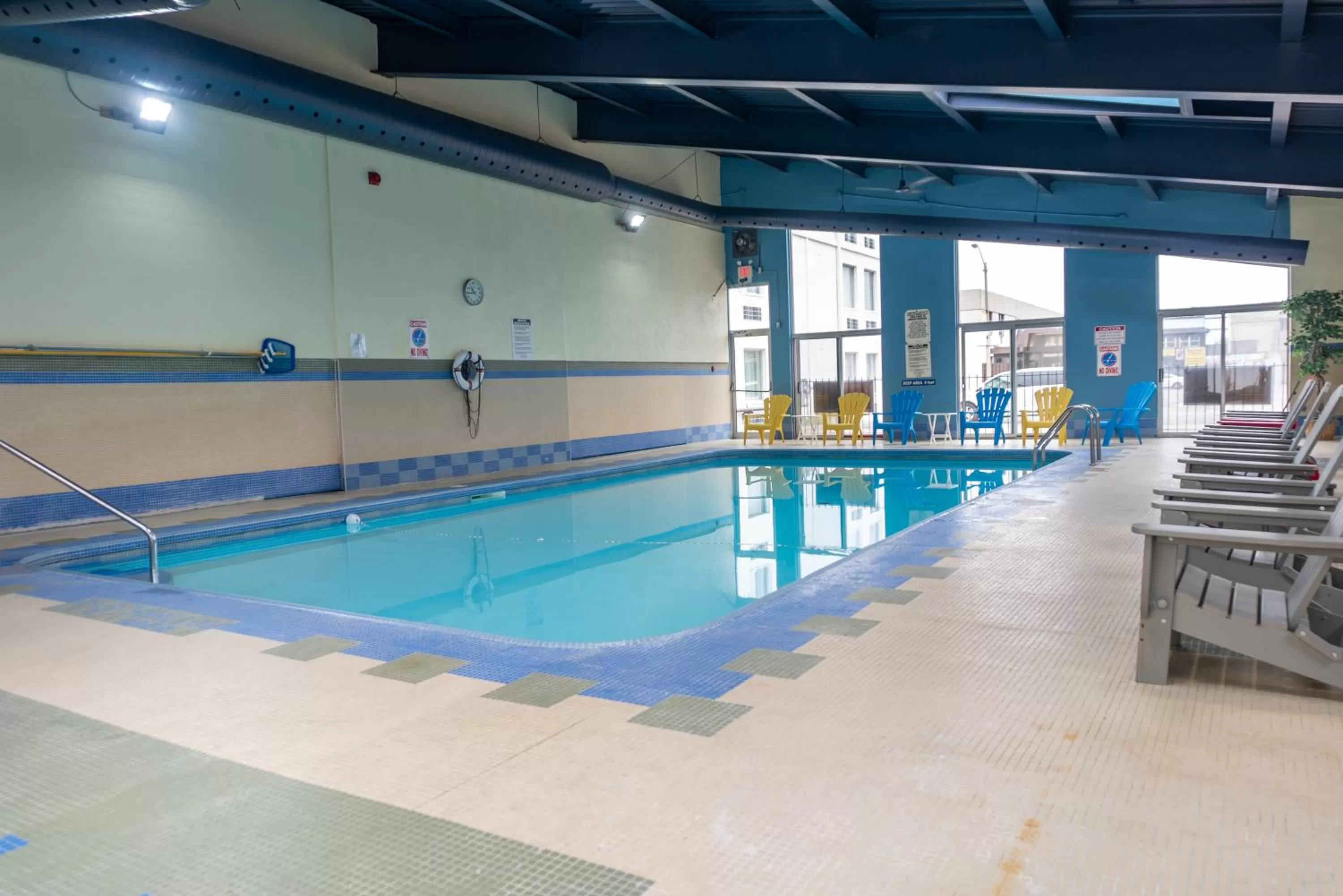 Swimming pool in Days Inn by Wyndham Niagara Falls Centre St By the Falls