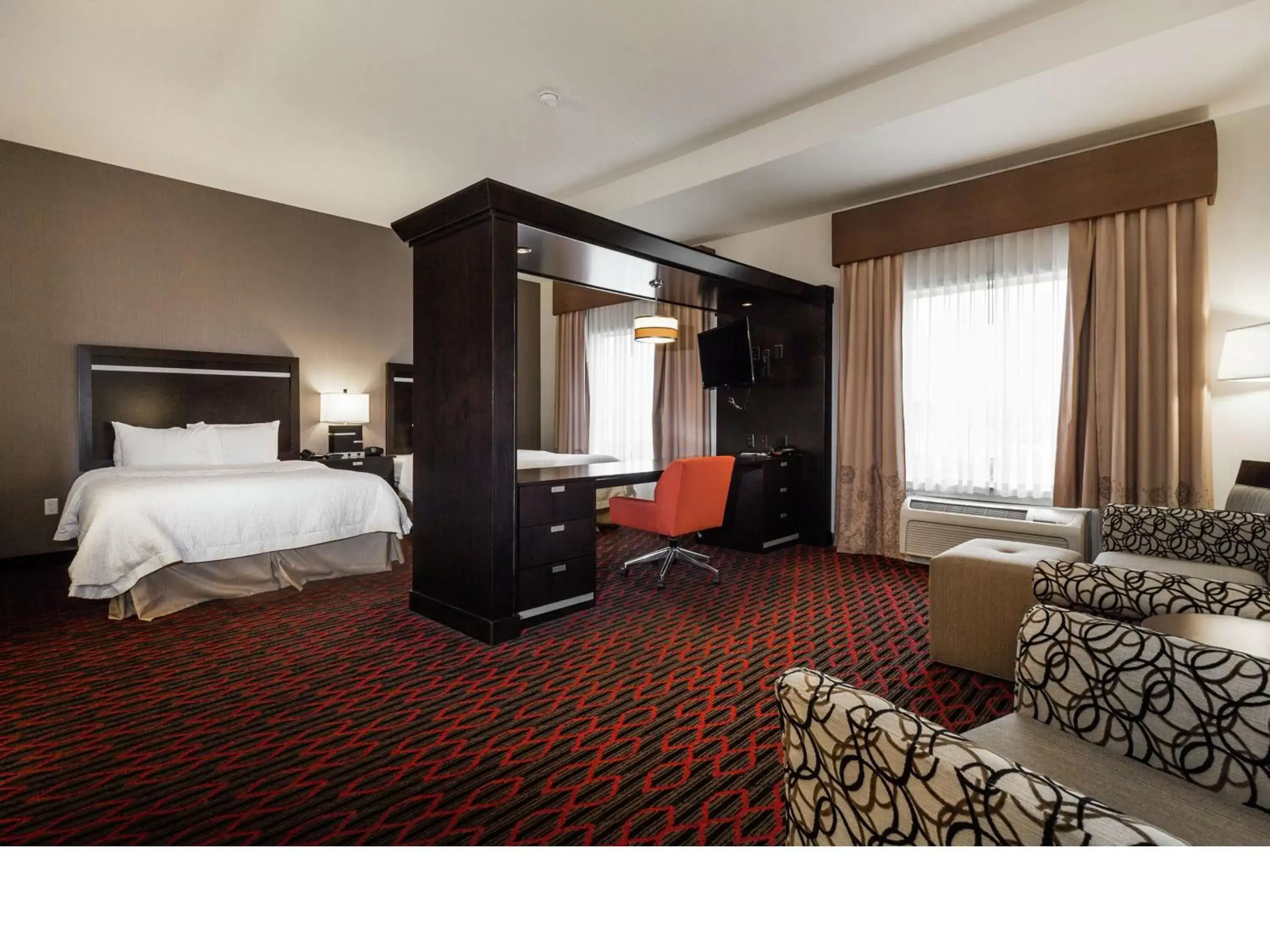 Bedroom, Bed in Hampton Inn & Suites by Hilton Lethbridge