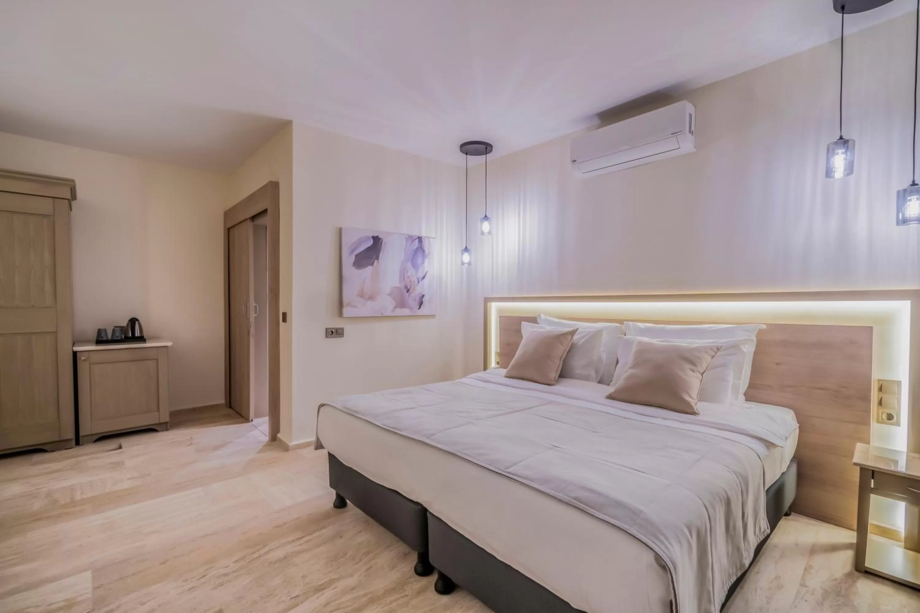 Photo of the whole room, Bed in Manzara Boutique Hotel - Adults Only