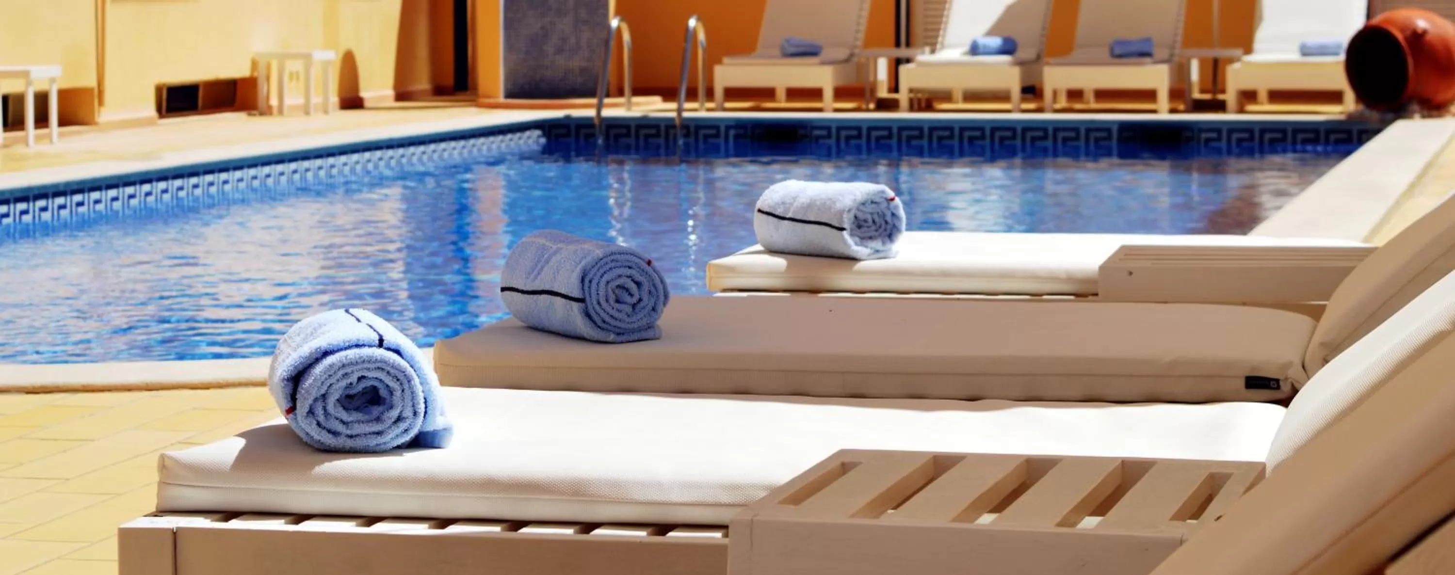 Swimming pool in Hotel Apolo