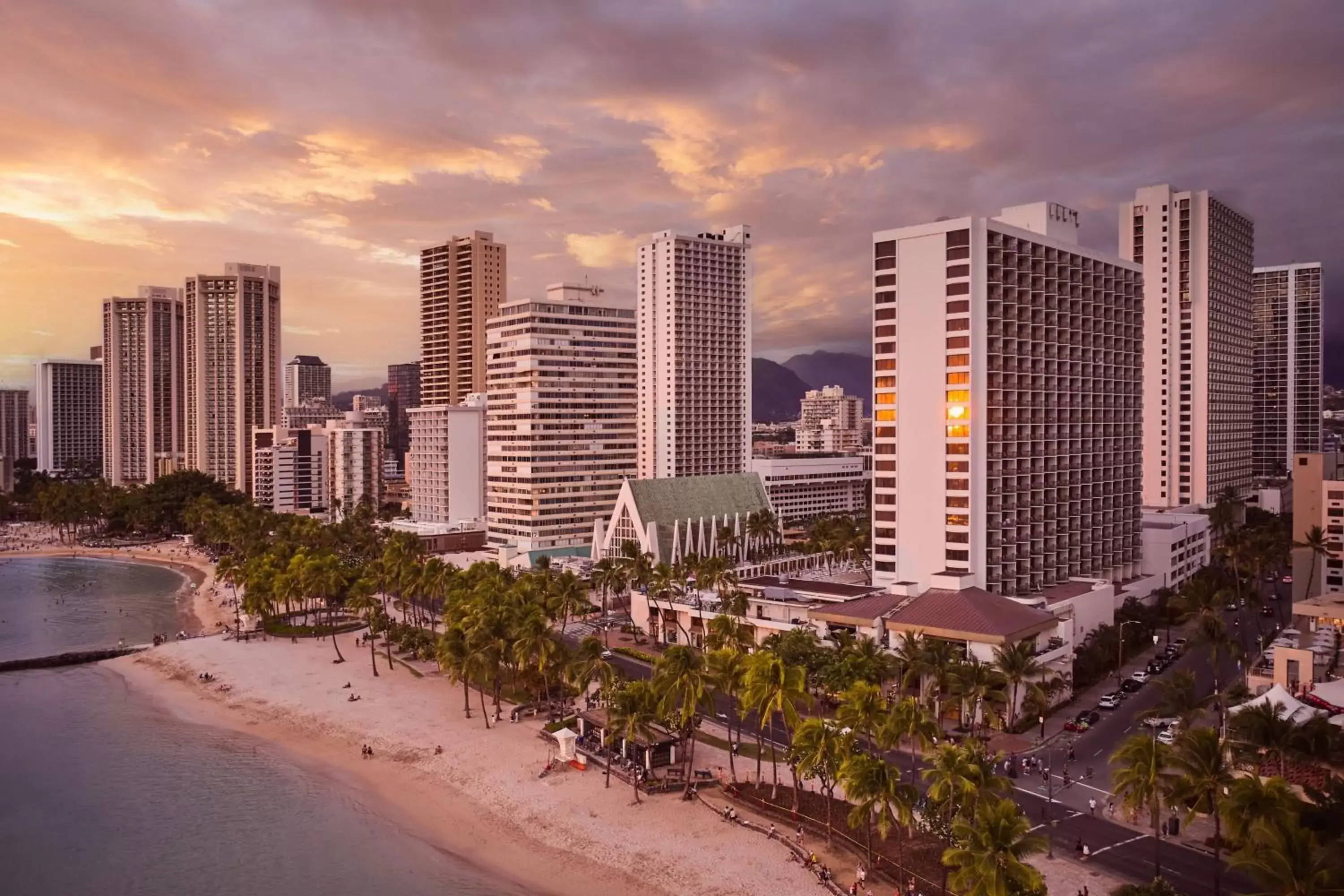 Property building in Waikiki Beach Marriott Resort & Spa