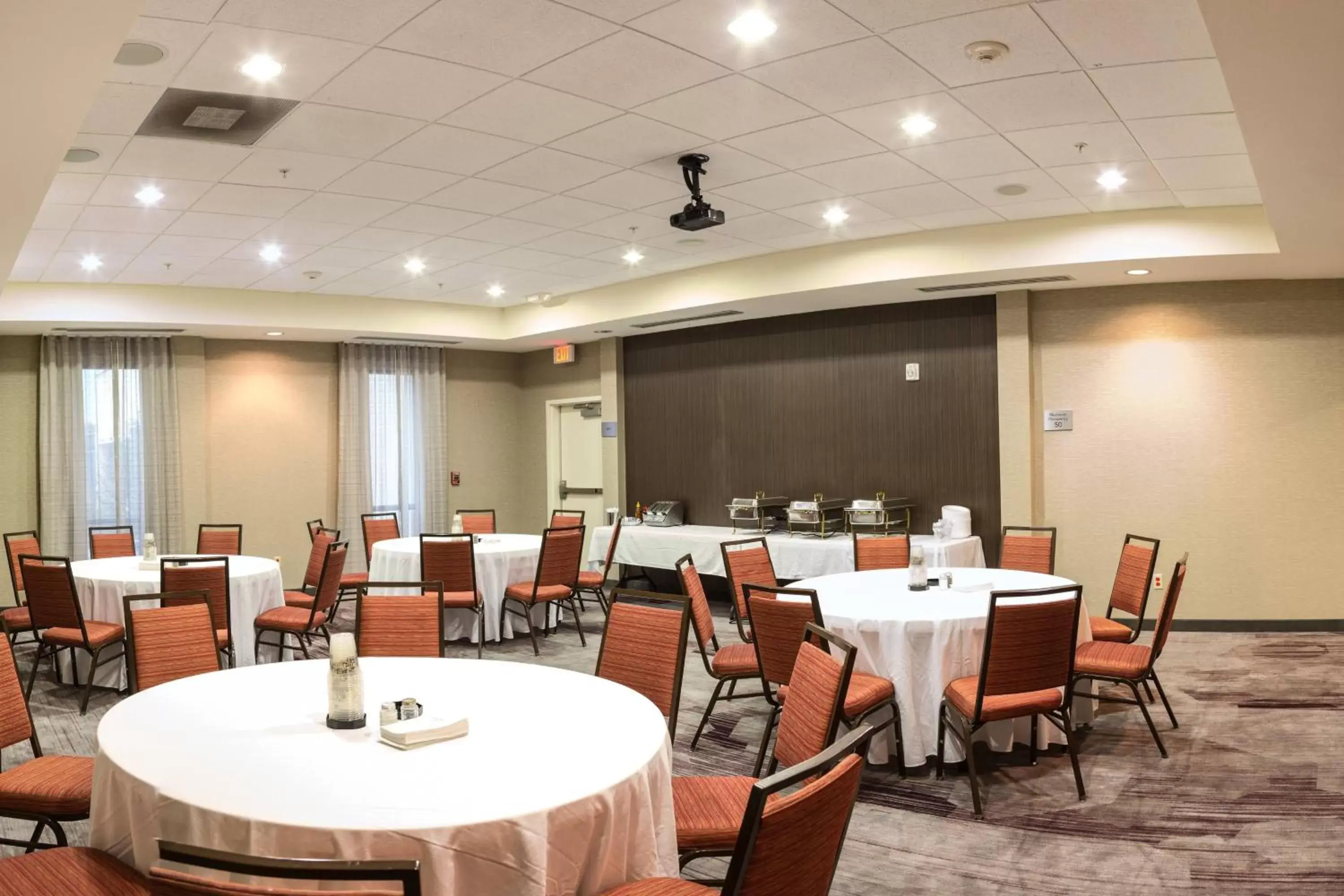 Meeting/conference room, Restaurant/Places to Eat in Courtyard by Marriott Norman