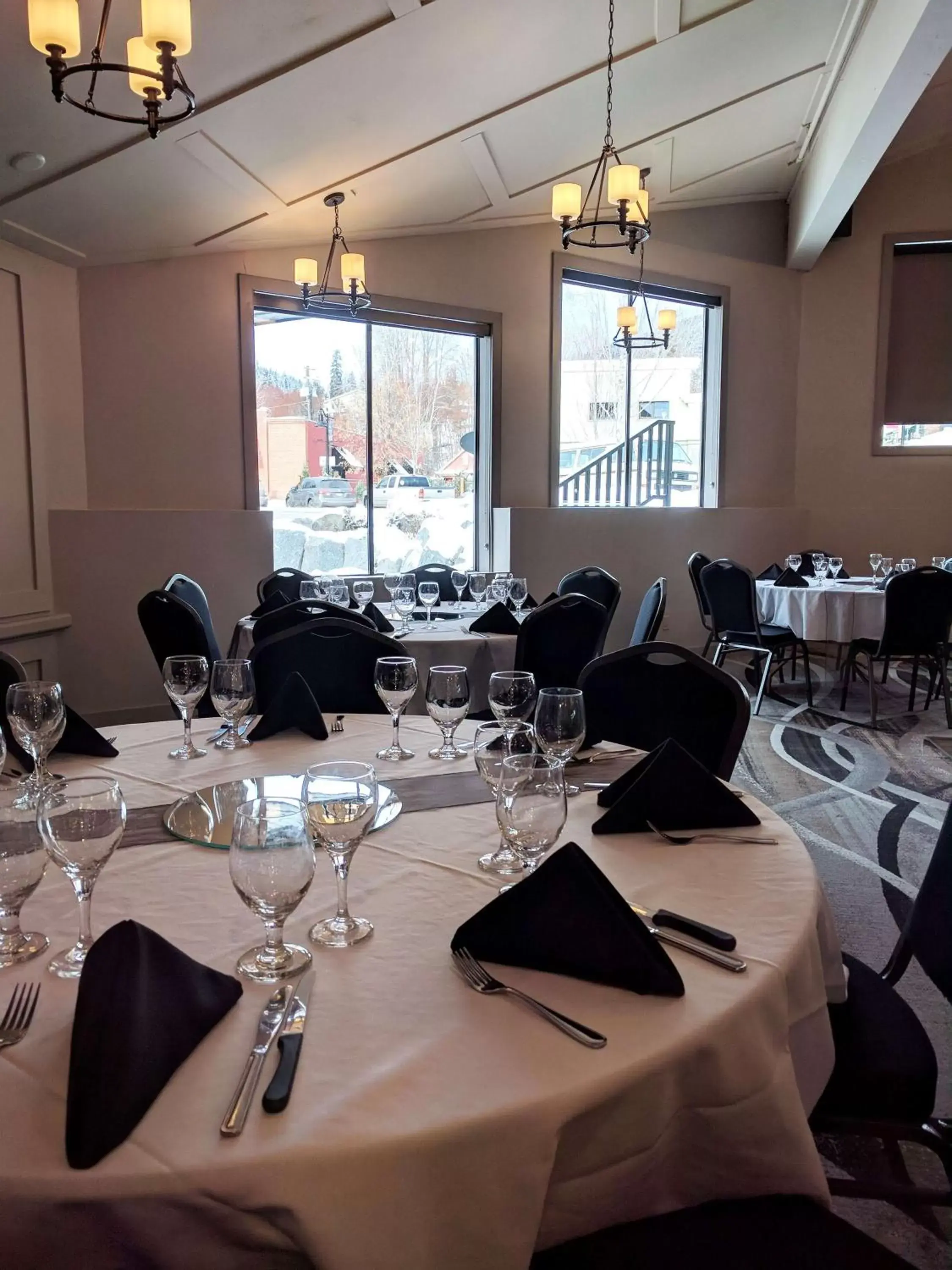 Banquet/Function facilities, Restaurant/Places to Eat in Prestige Mountain Resort Rossland