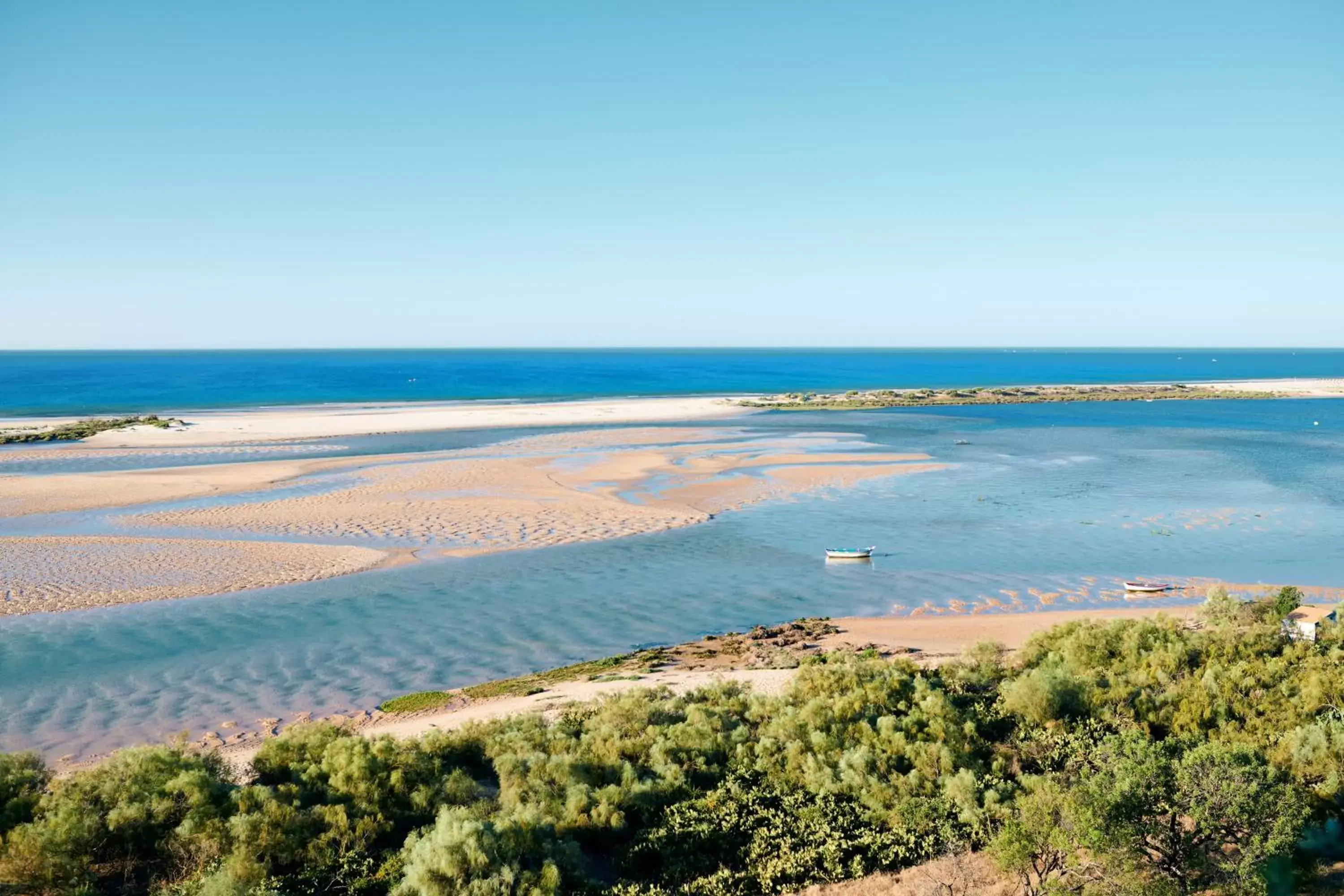 Nearby landmark, Beach in Monte Rei Golf & Country Club