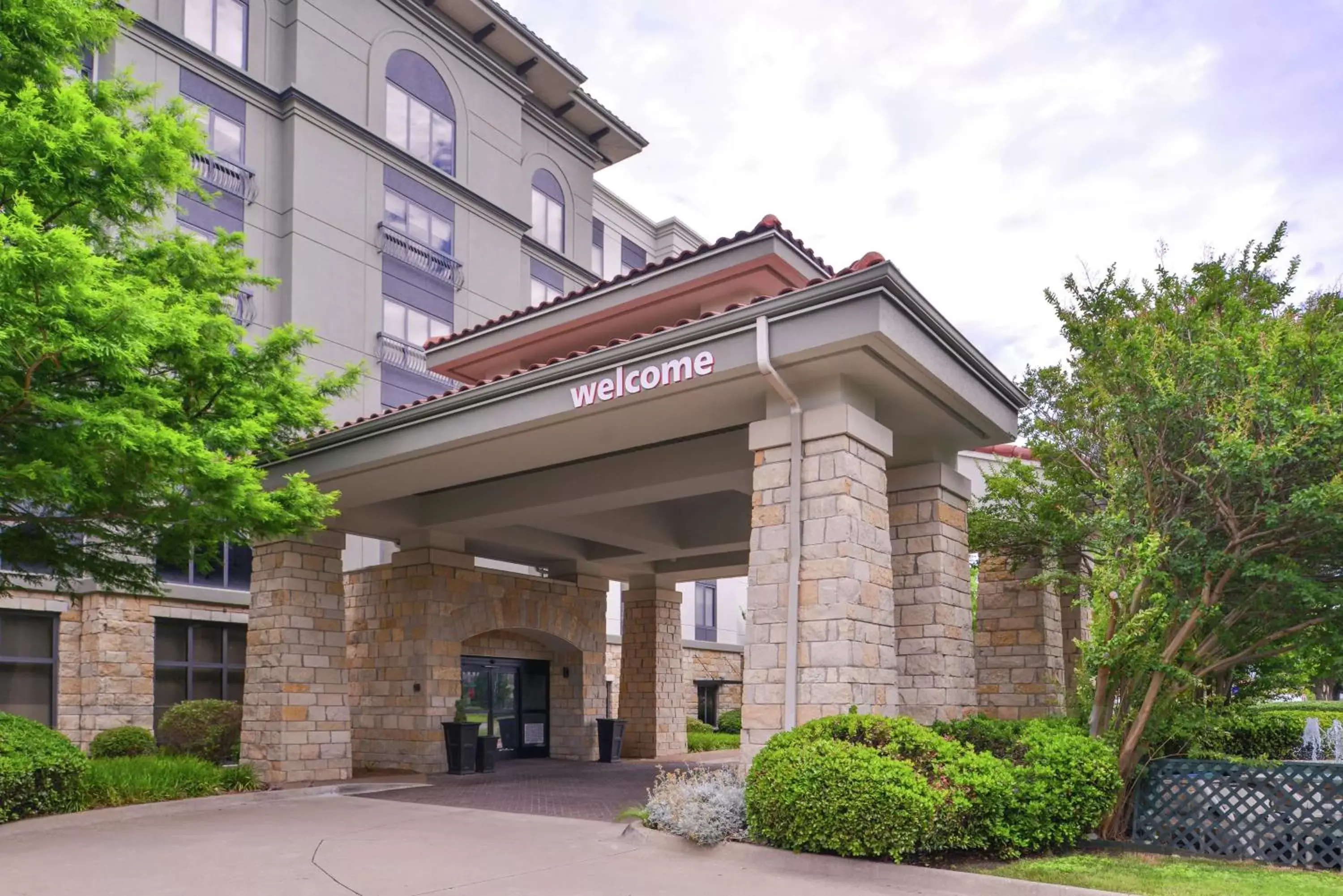 Property building in Hampton Inn & Suites Legacy Park-Frisco