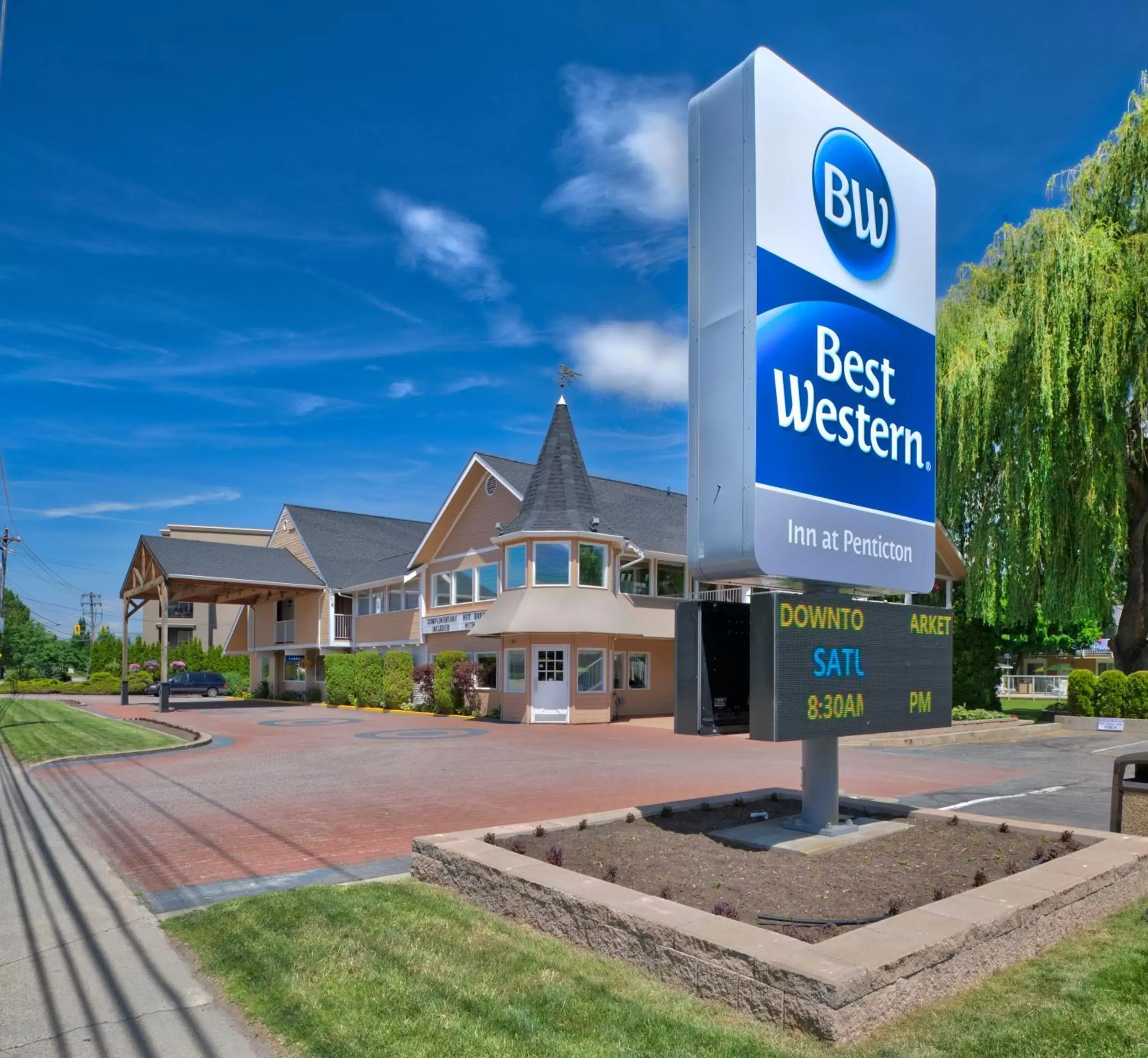 Facade/entrance, Property Building in Best Western Inn at Penticton