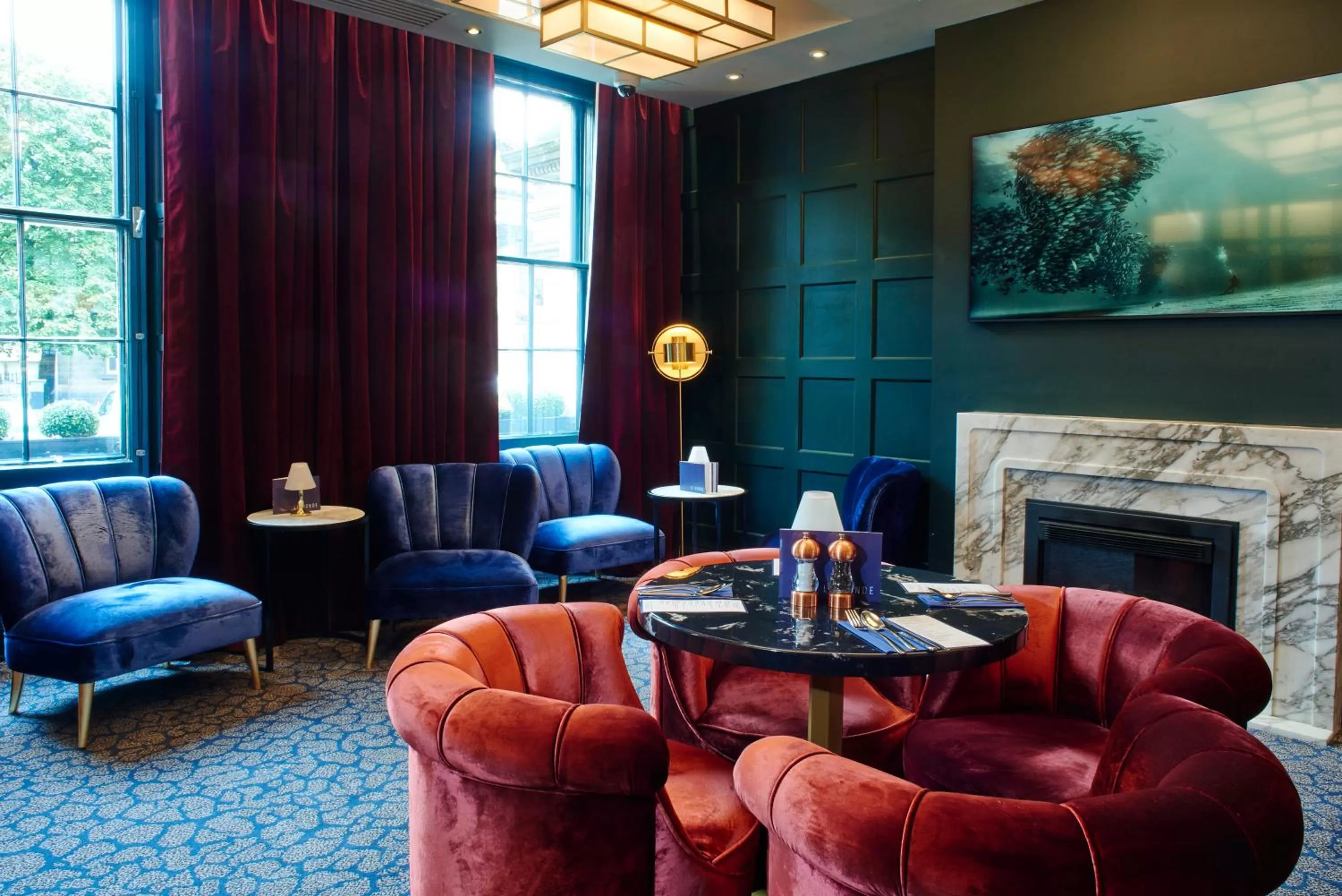 Restaurant/places to eat in Le Monde Hotel