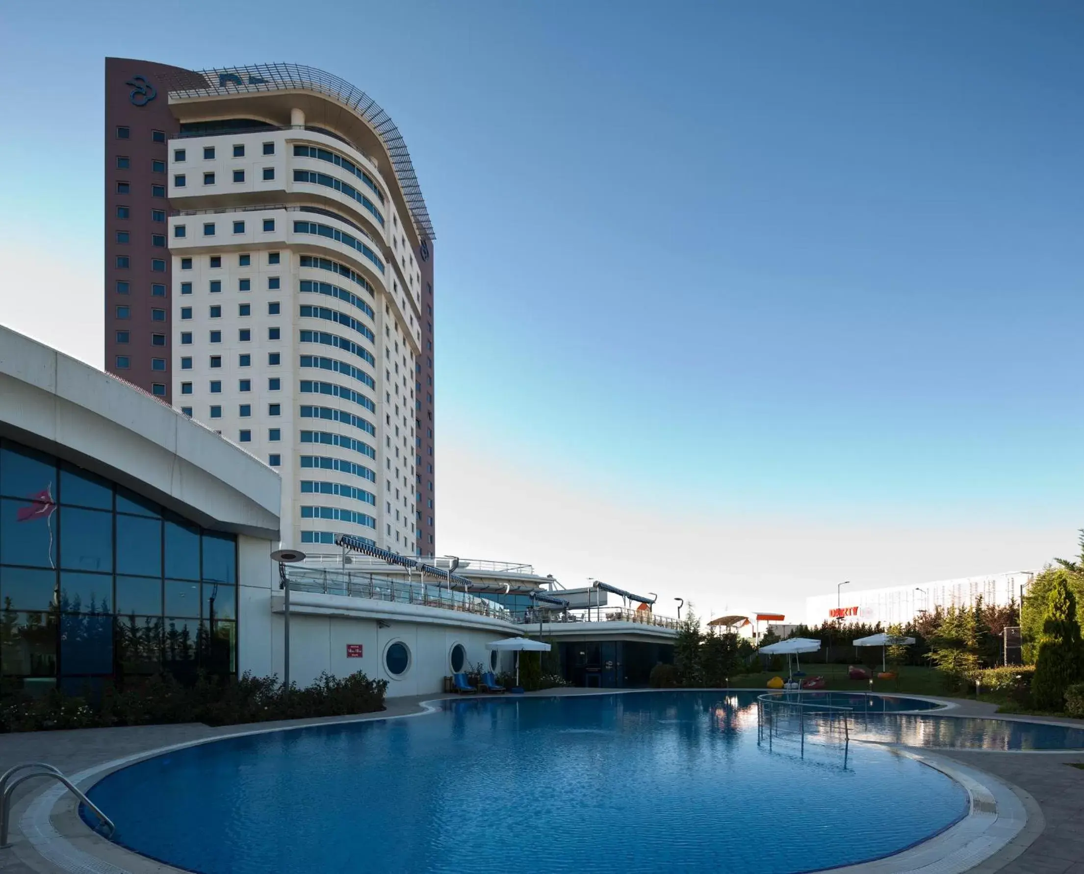 Facade/entrance, Swimming Pool in Dedeman Konya Hotel Convention Center