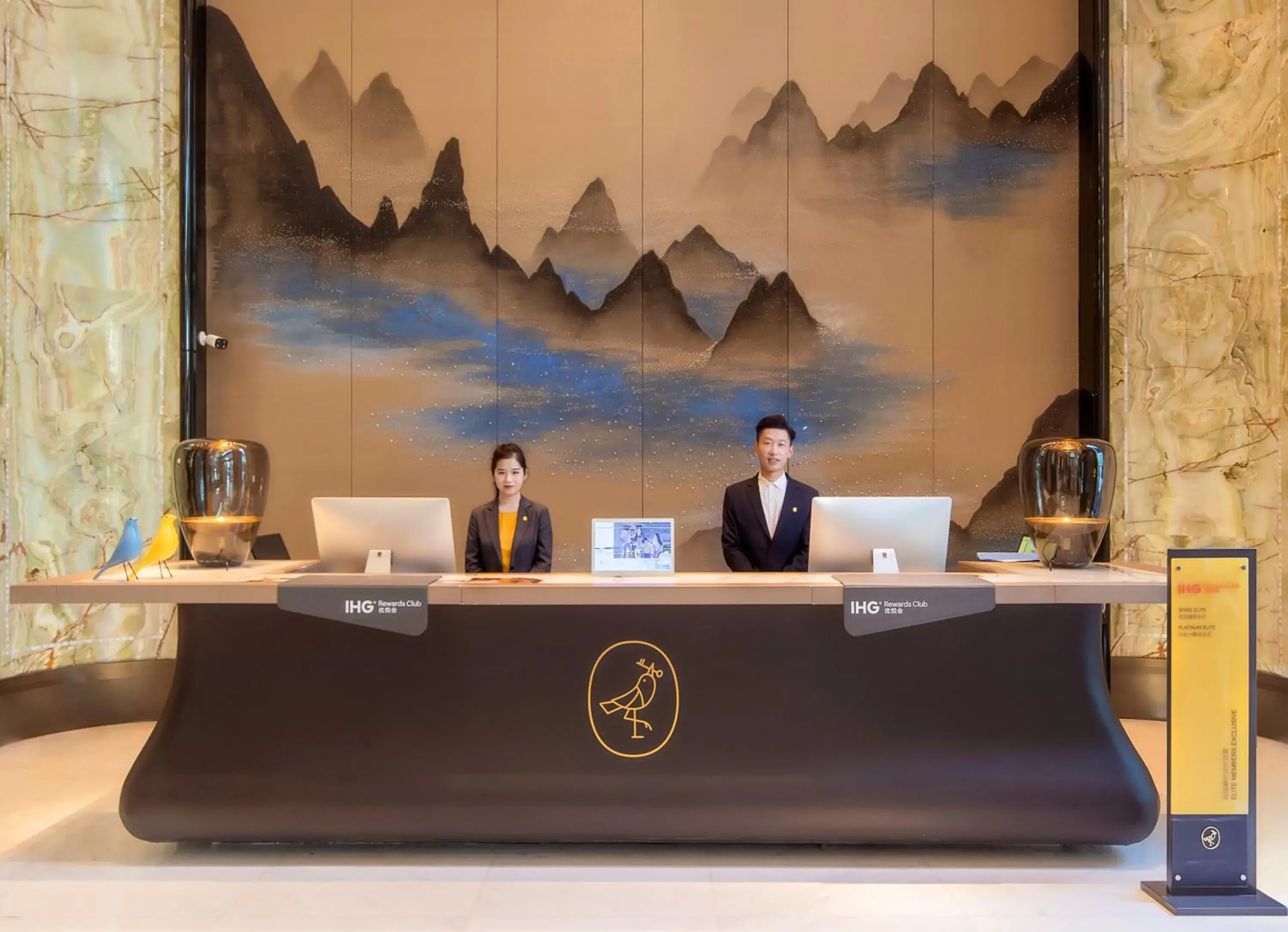 Lobby or reception in voco - Hangzhou Binjiang Minghao, an IHG Hotel