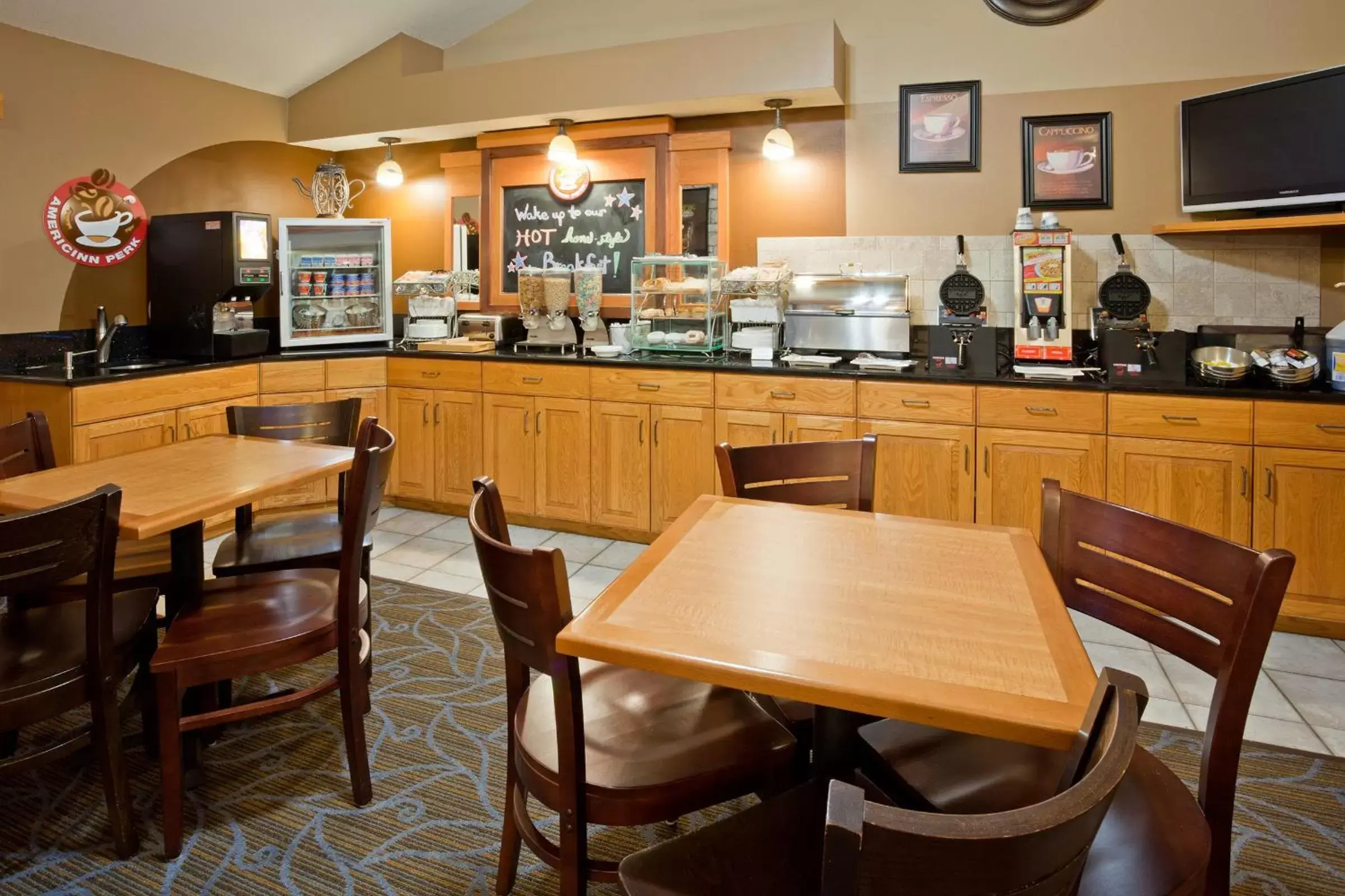 Dining area, Restaurant/Places to Eat in AmericInn by Wyndham Princeton MN