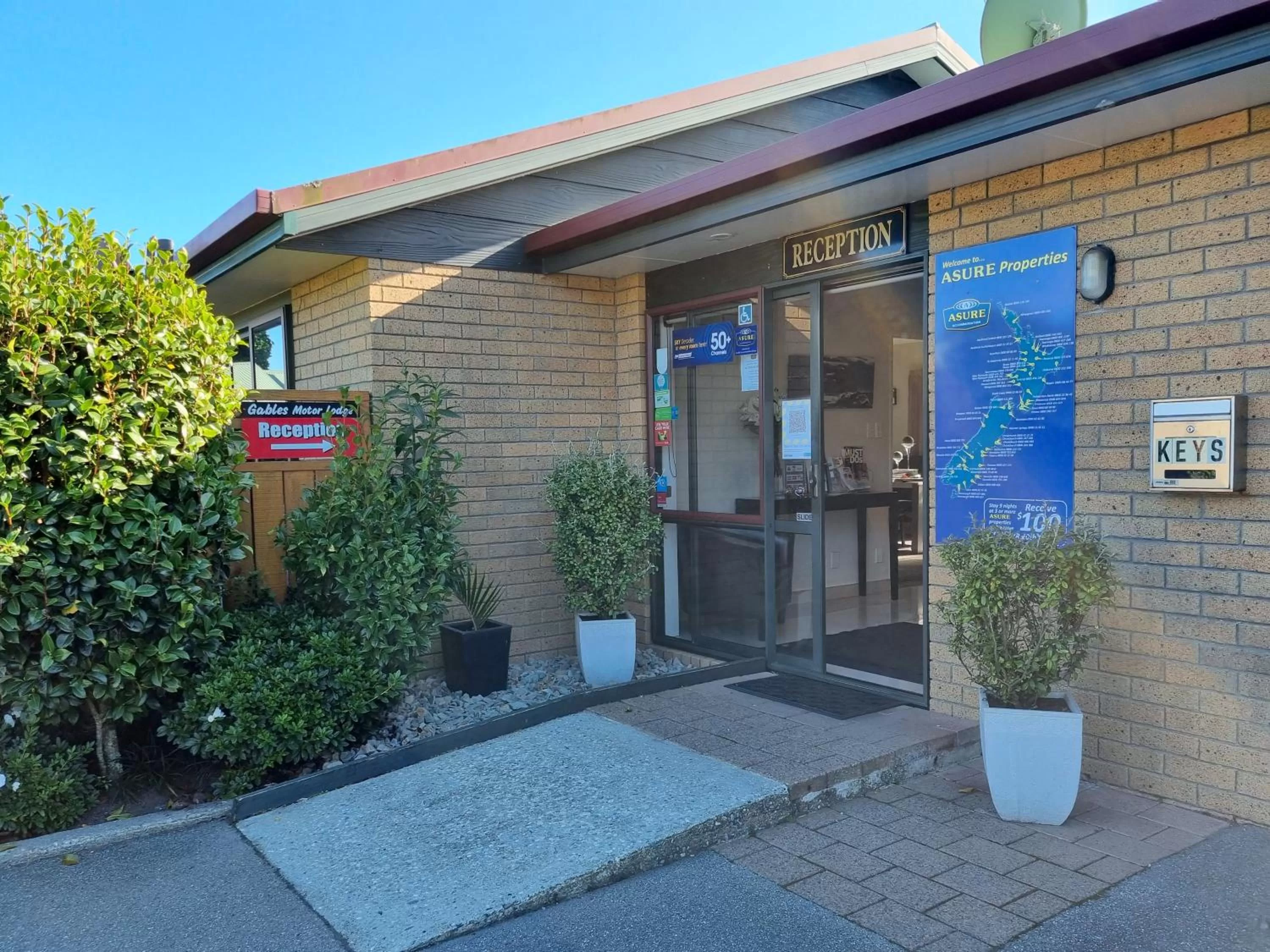 Lobby or reception in ASURE Gables Motor Lodge