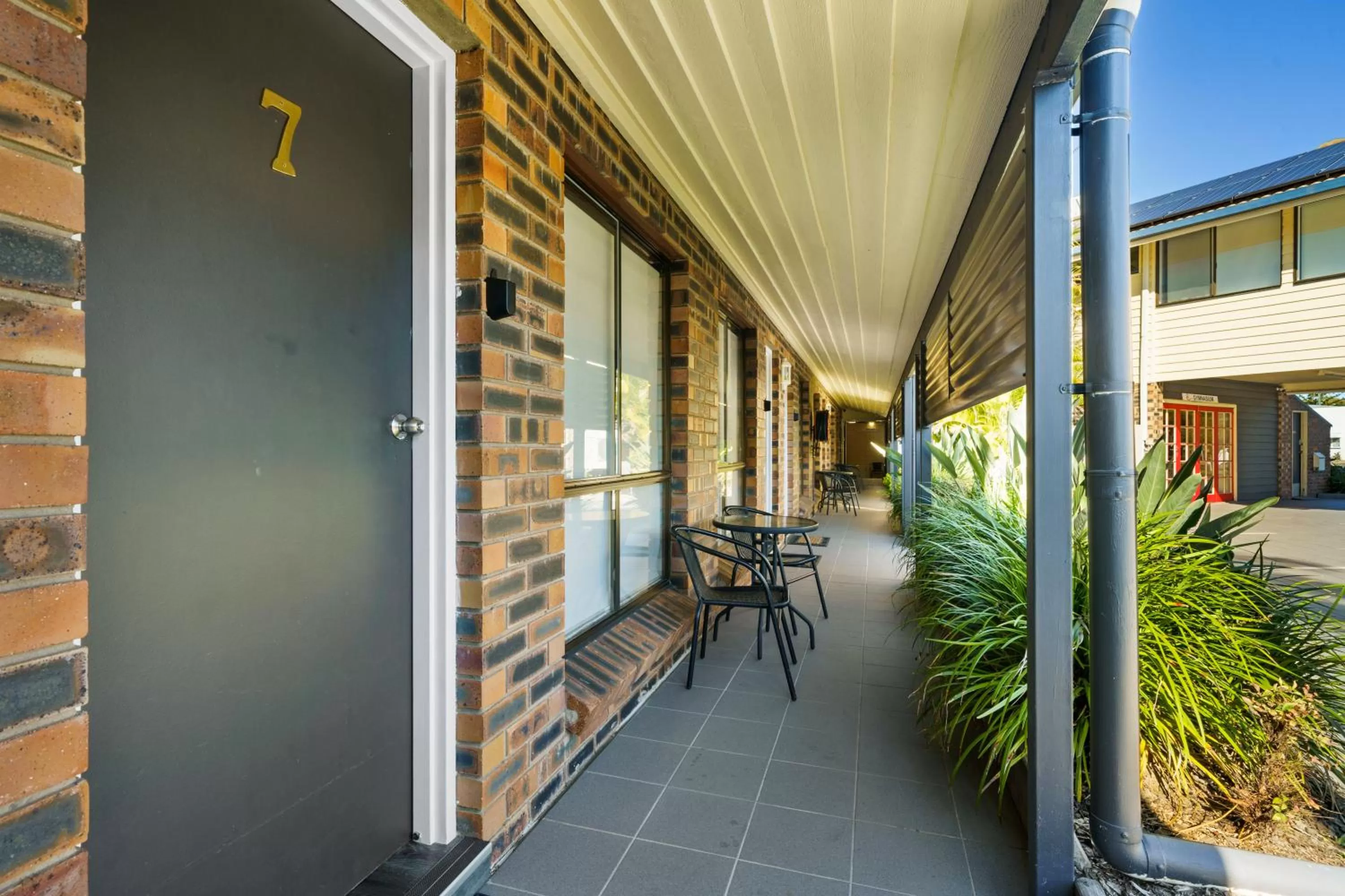 Patio in Esk Wivenhoe Motor Inn