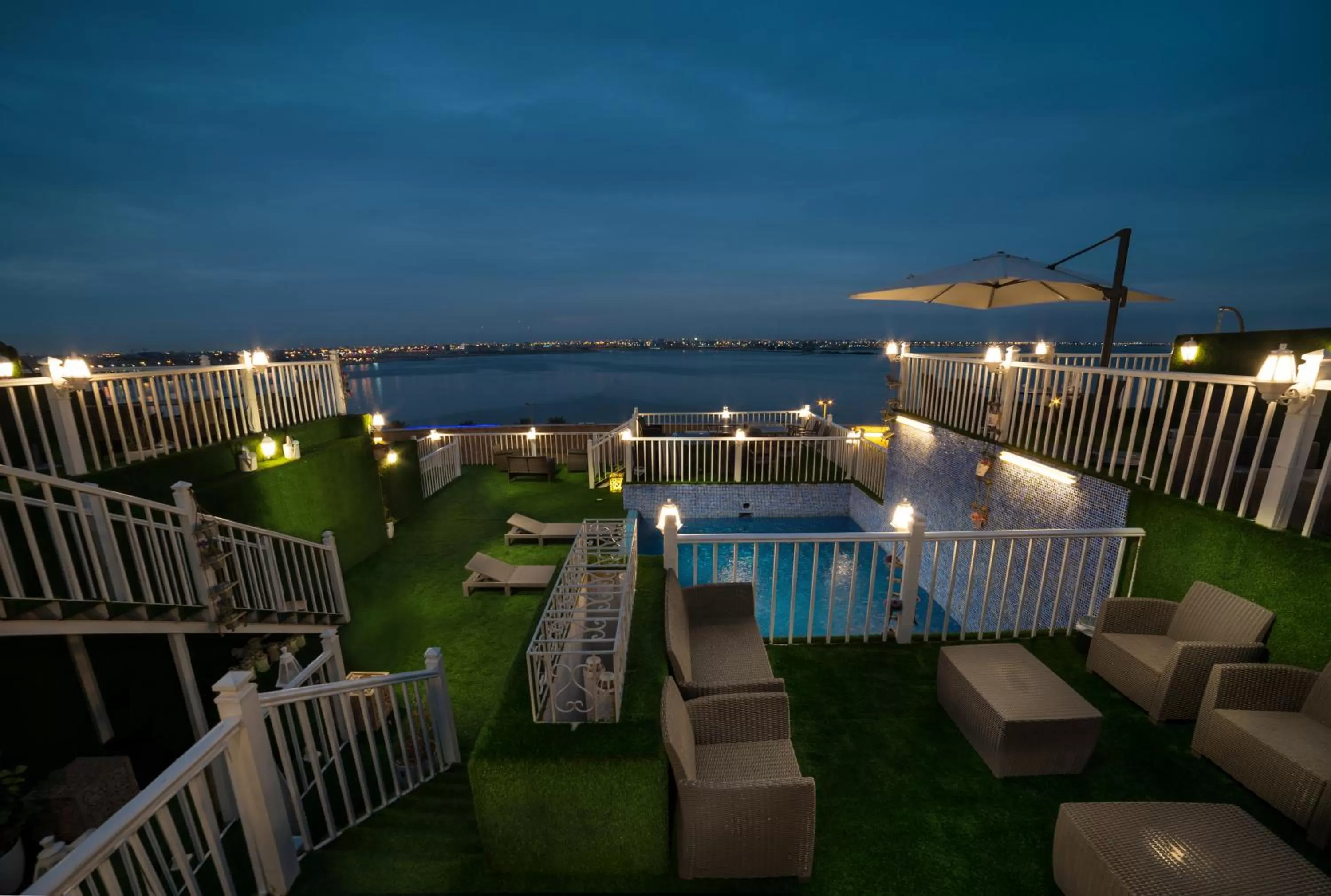 Beach in Golden Garden Al Corniche