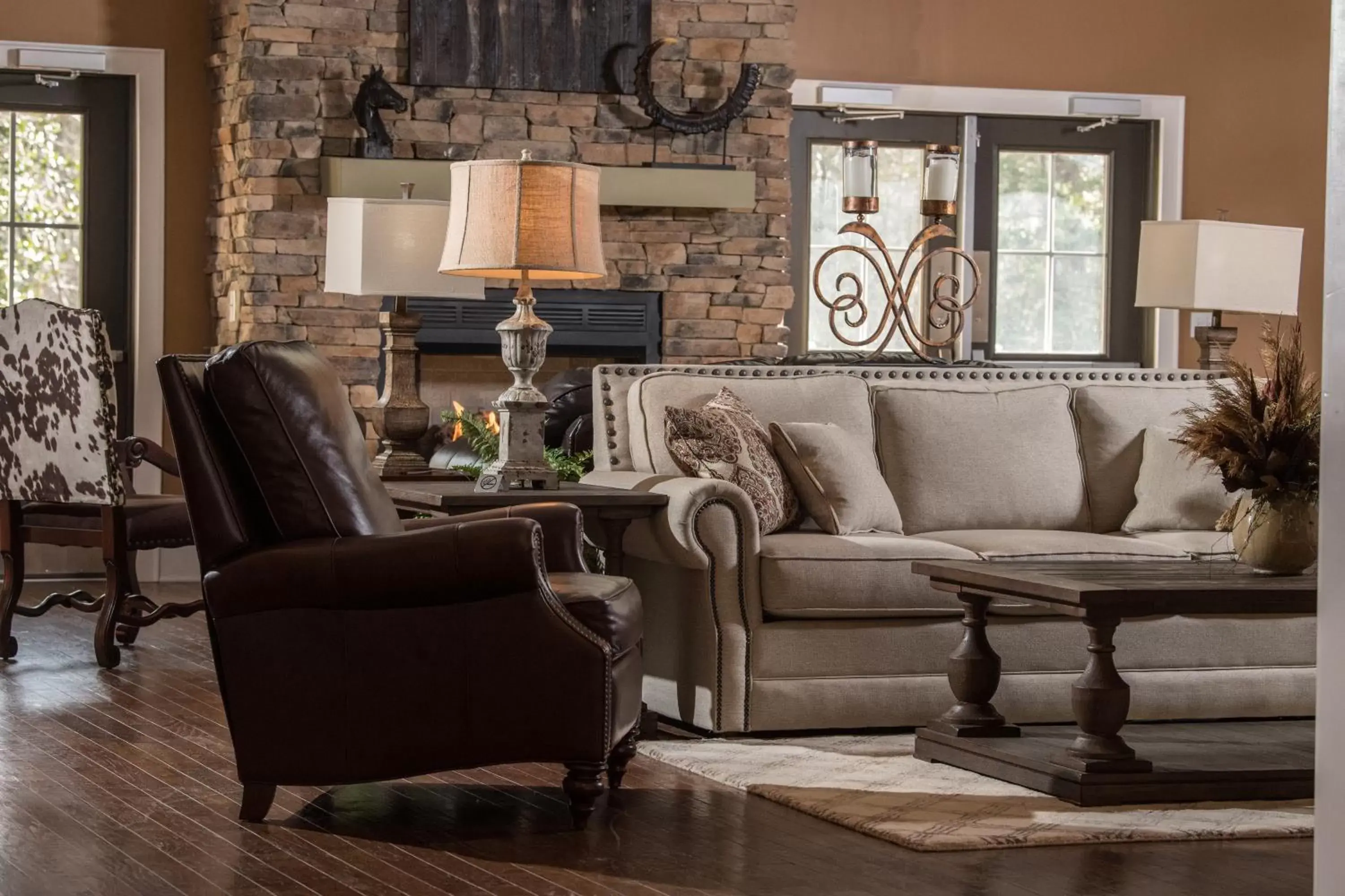 Living room, Seating Area in Magnolia Creek Lodge