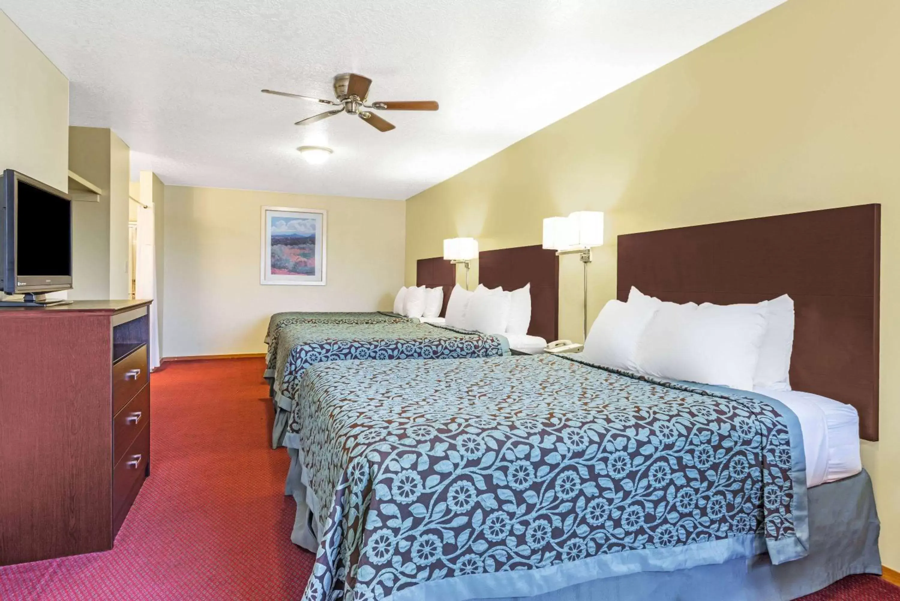 Photo of the whole room, Bed in Days Inn by Wyndham Pueblo