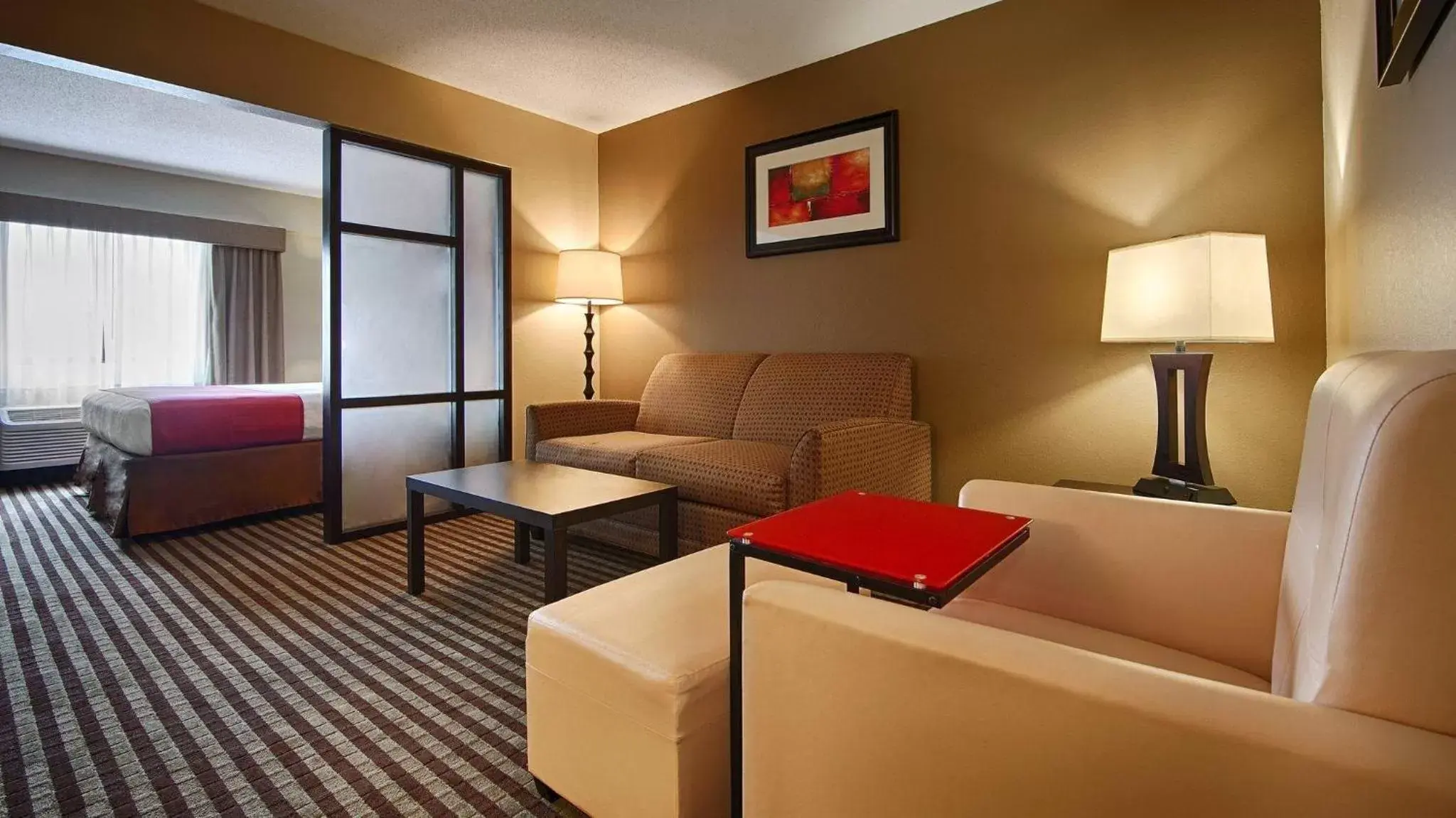 Living room, Seating Area in Comfort Inn & Suites Copley Akron